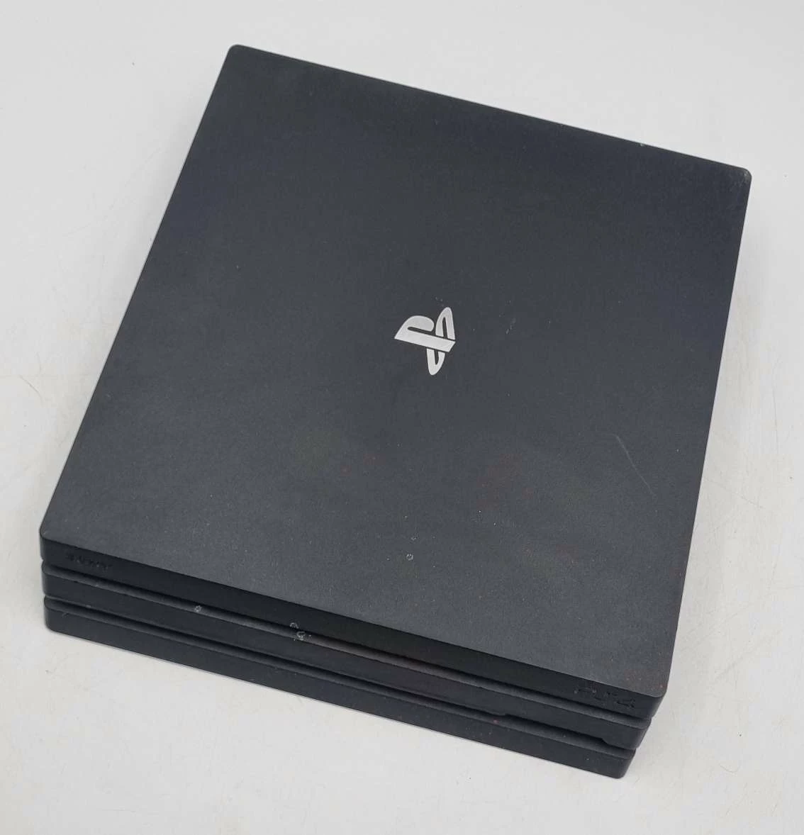 konsola-sony-ps4-pro-cuh-7216b-1tb-pad-dysk-wbudowana-pamiec-5179-352249