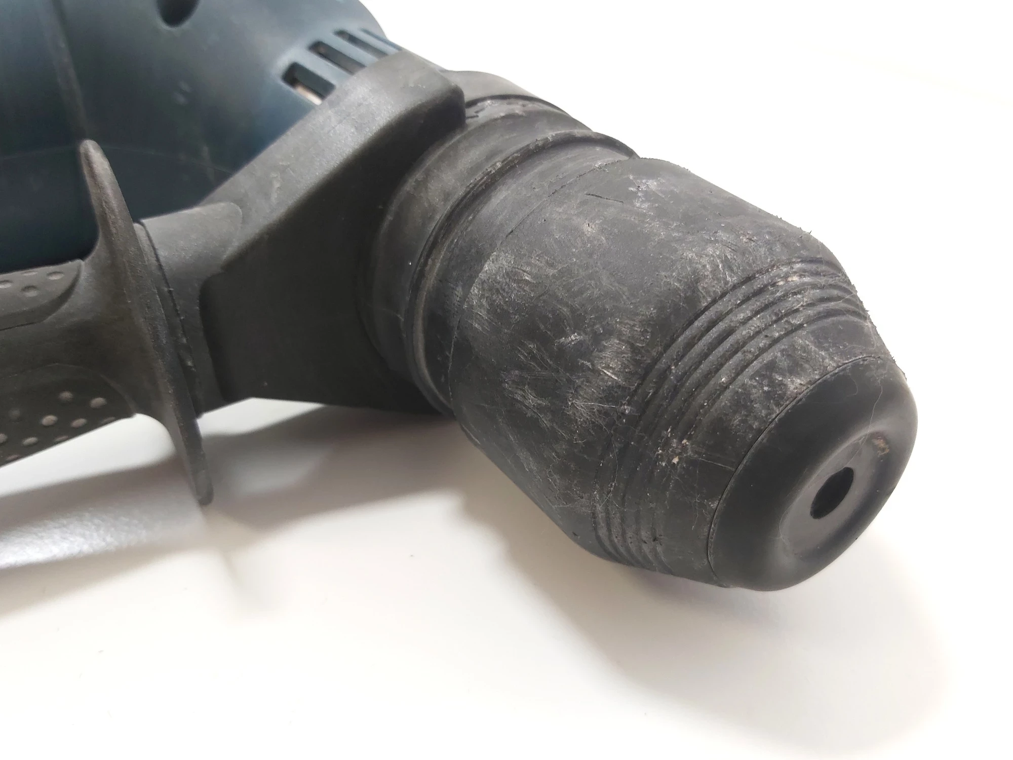 mlot-udarowy-bosh-gsh-3e-650w-walzika-marka-248811-950093