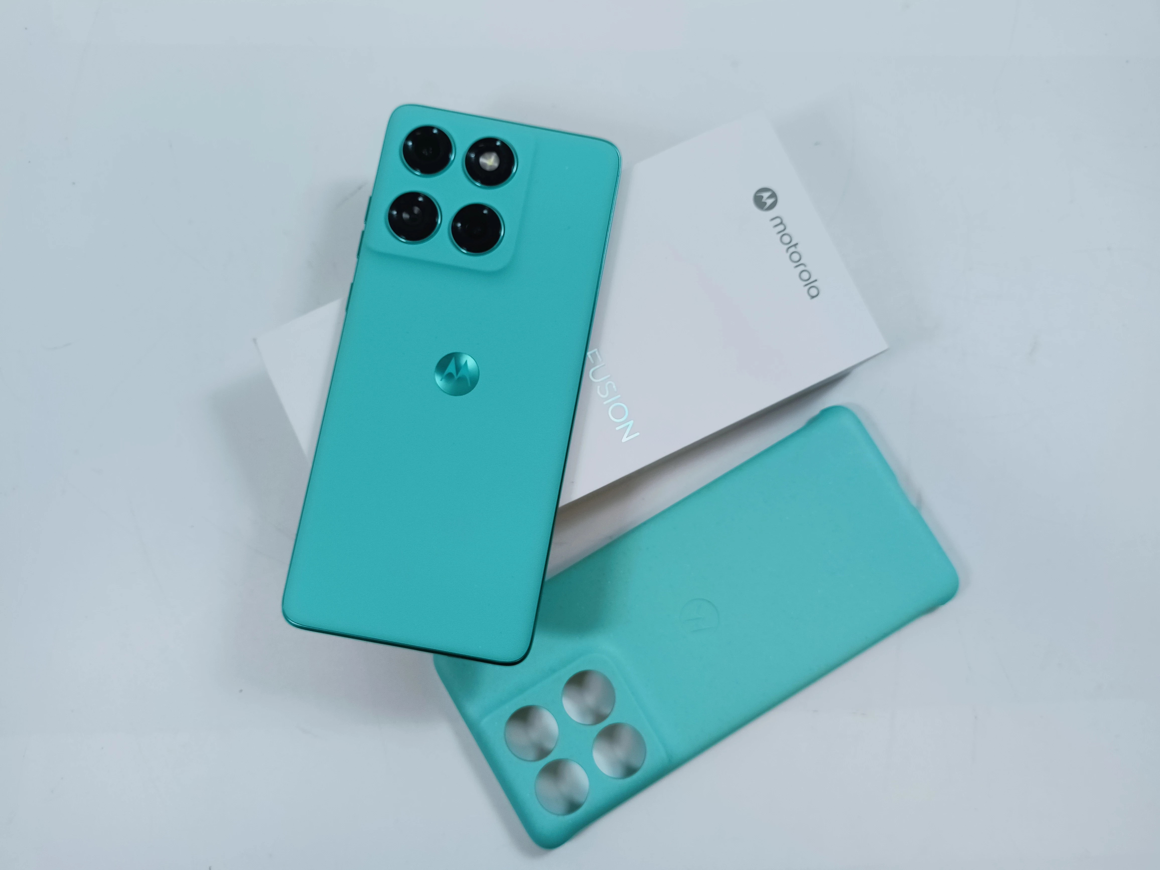 telefon-motorola-edge-60-pusion-at-igla-stan-11323-2