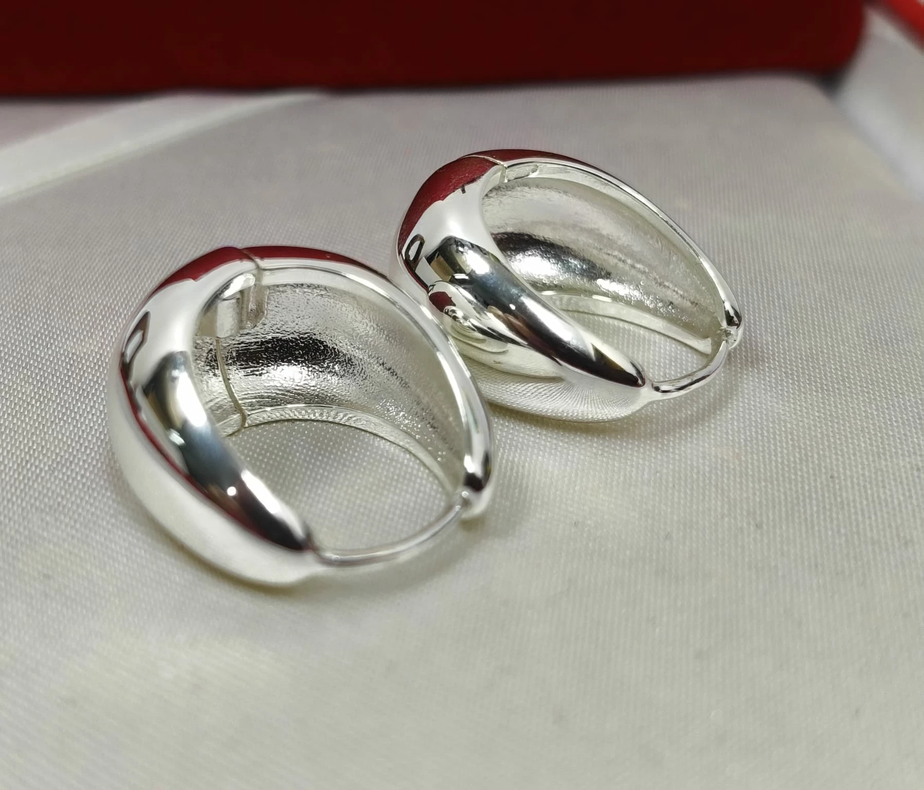 kolczyki-srebrne-925-masywne-738-g-szeokosc-10-mm-eleganckie-i-stylowe-kamien-17088-524288