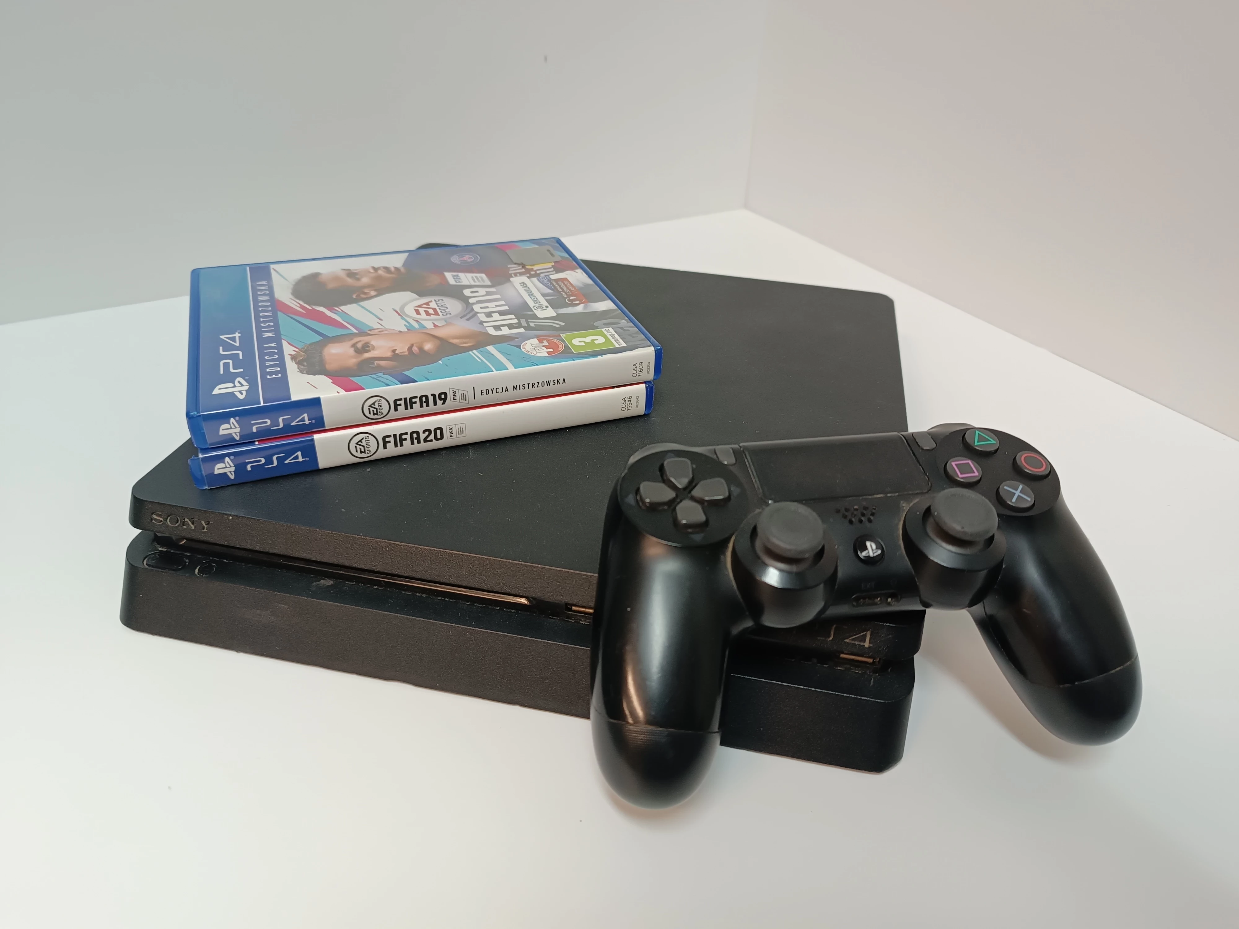 konsola-sony-playstation-4-500-gb-jagiellonska-14-sanok-tsc2-spj