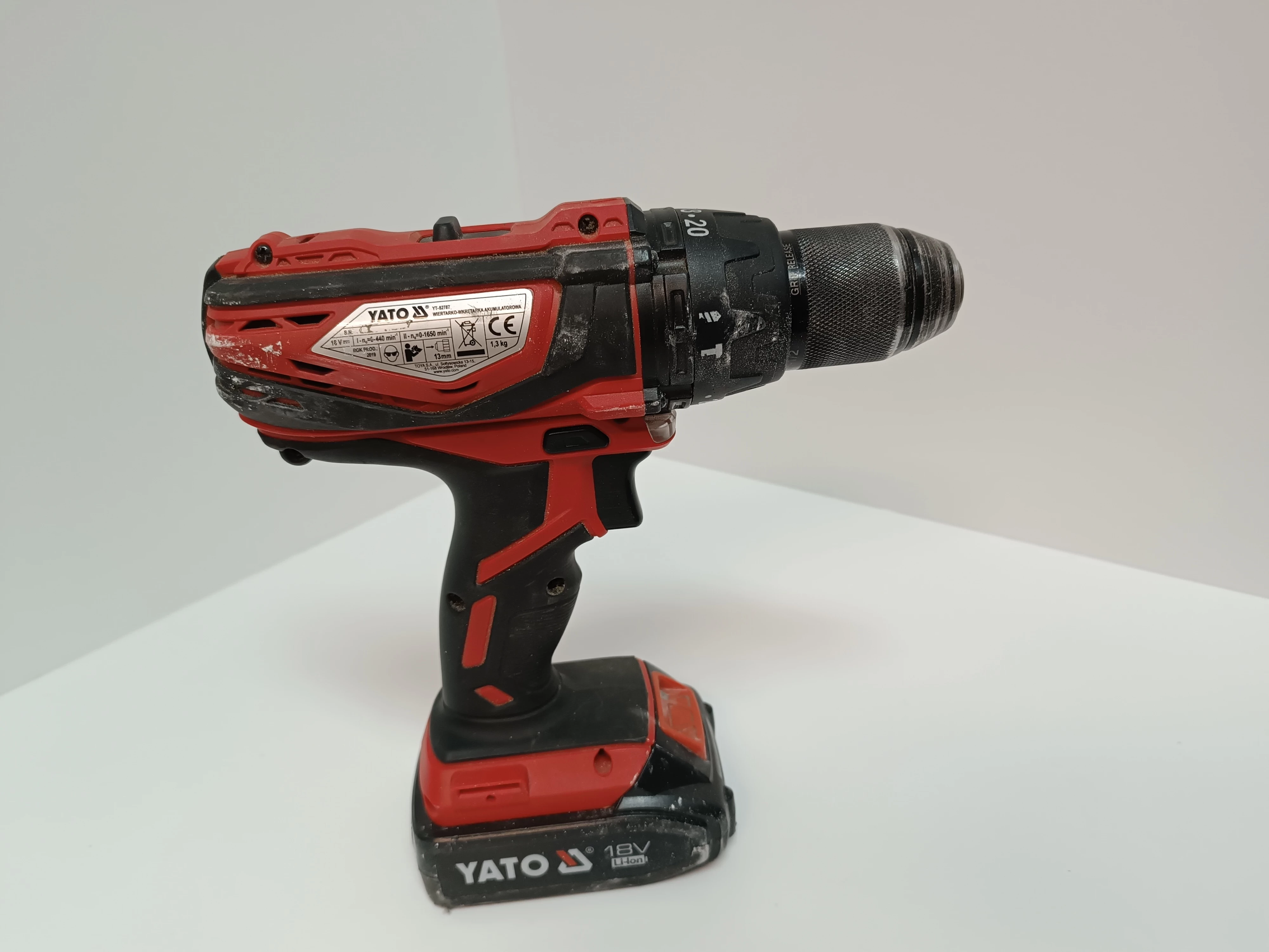 wkretarka-yato-yt-82787-pojemnosc-akumulatora-000