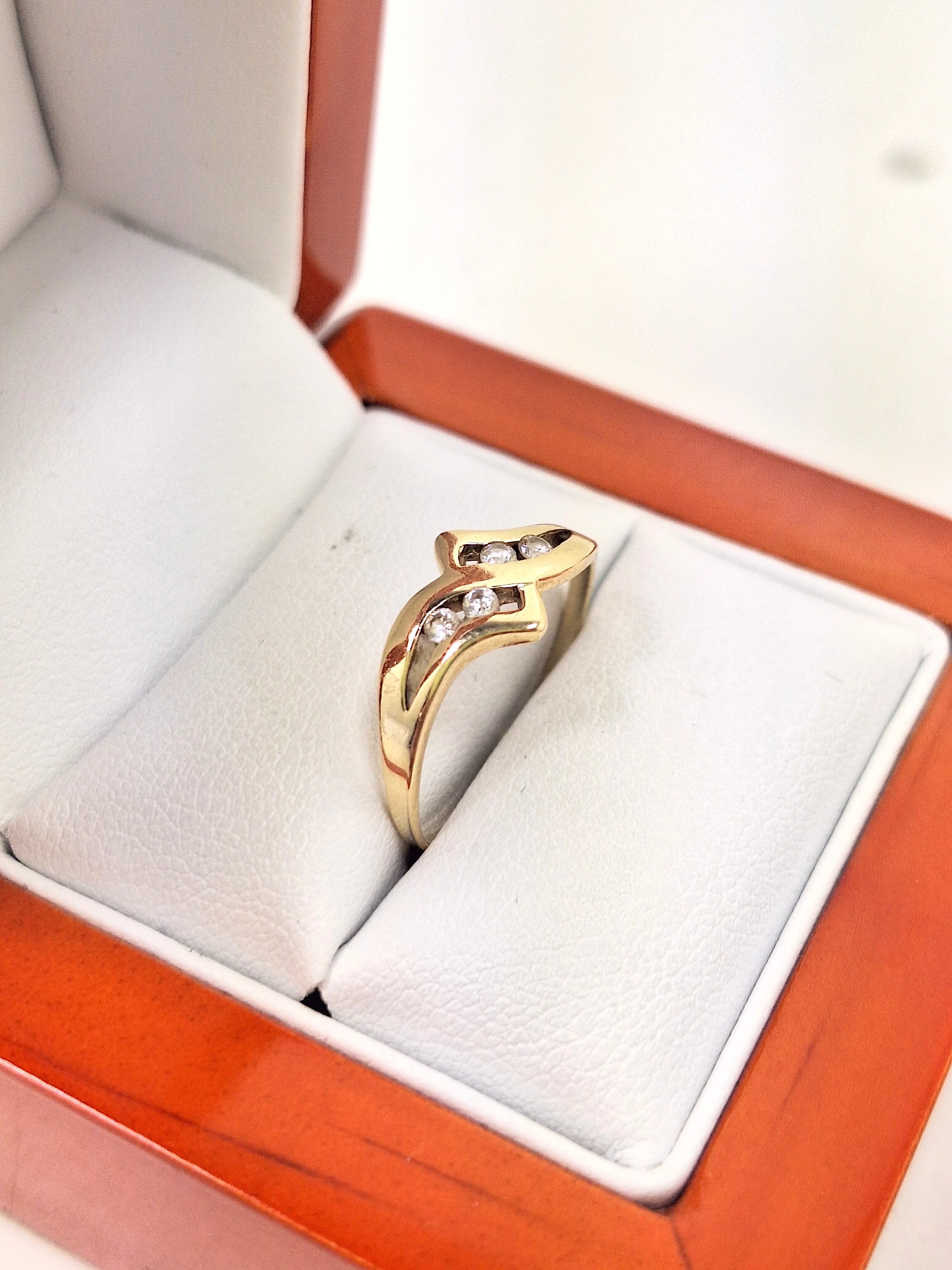 zloty-pierscionek-z-cyrkoniami-p585-r16-161g-material-15835-2