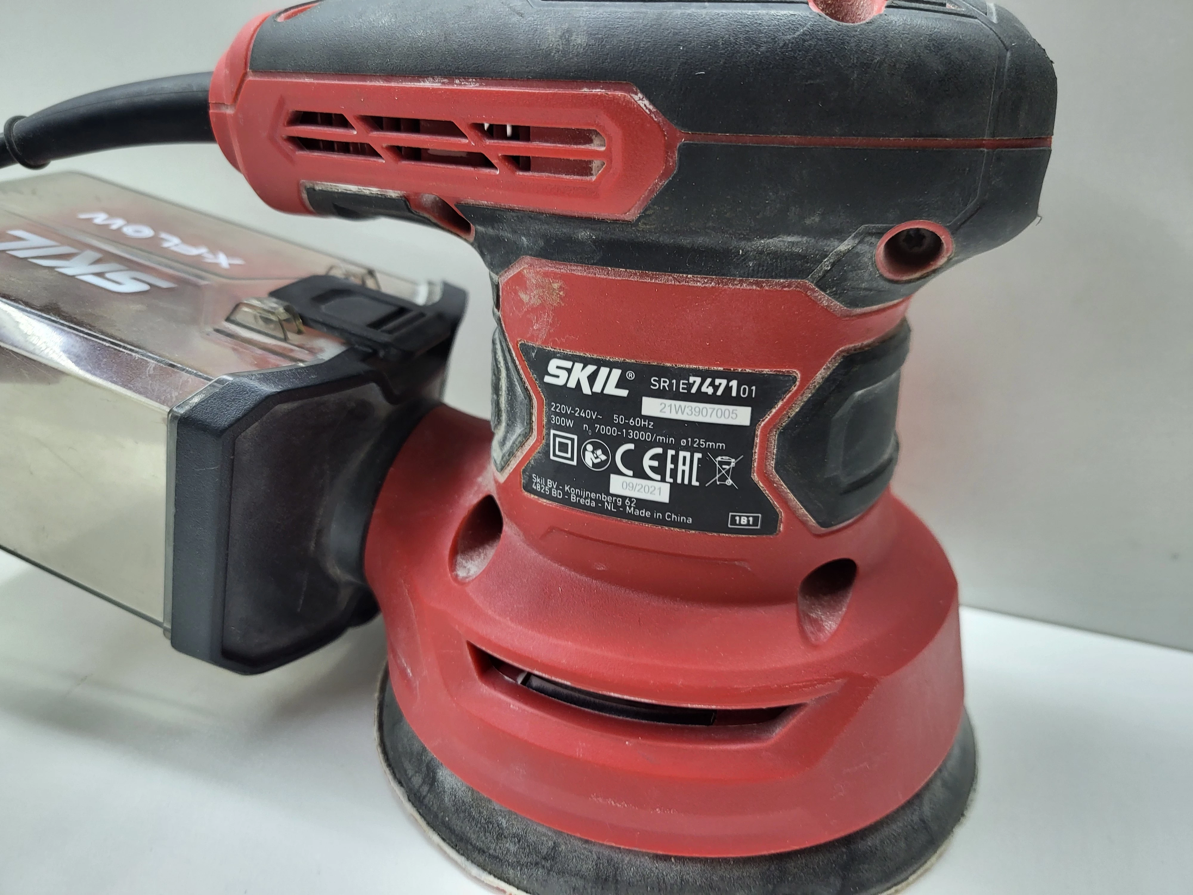 szlifierka-mimosrodowa-skil-7471-stan-11323-2