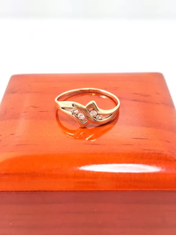 zloty-pierscionek-z-cyrkoniami-p585-r16-161g-rozmiarsrednica-wew-mm-372-16