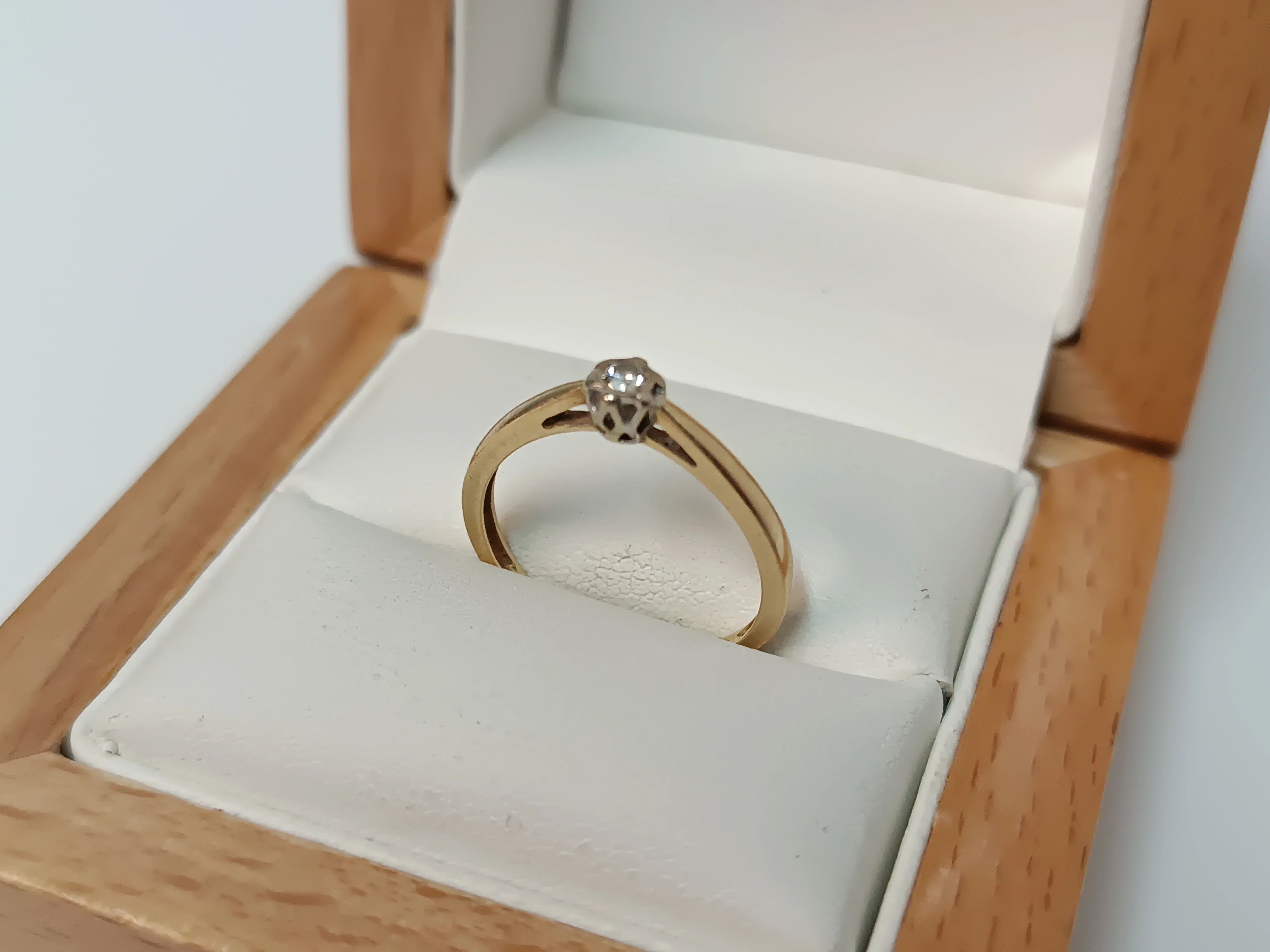 piekny-zloty-pierscionek-pr-585-140-g-roz-12-kamien-17088-128