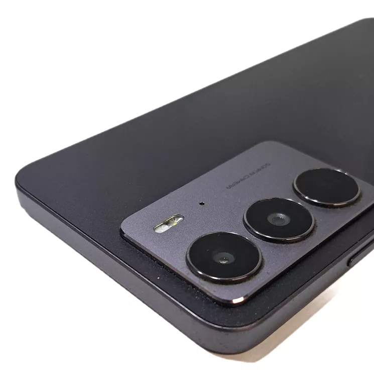 telefon-realme-c75-etui-wbudowana-pamiec-202869-214185