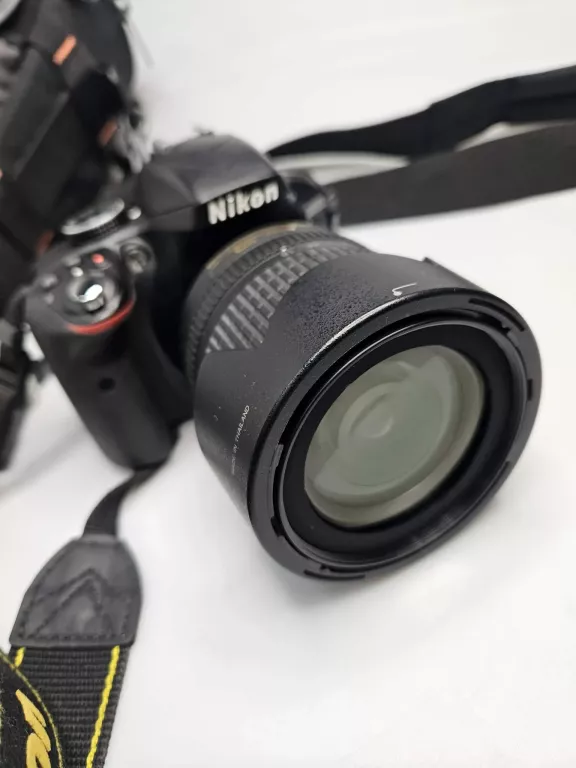lustrzanka-nikon-d3300obiektyw-nikon-dx-af-s-nikkor-18-105mm-135-56g-e-typ-matrycy-14228-2