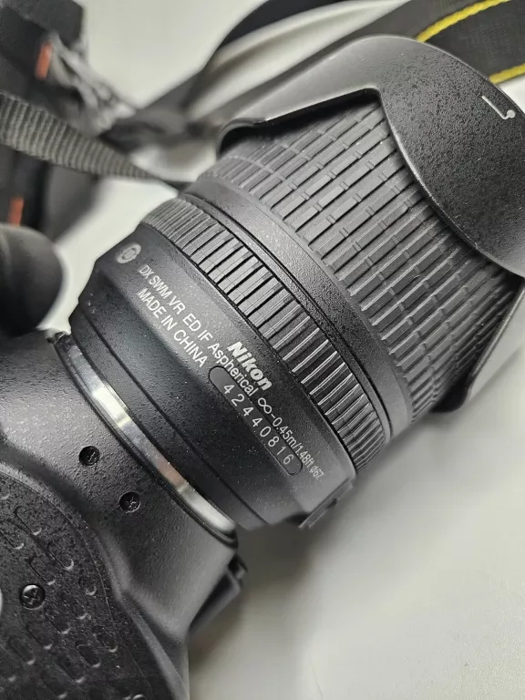 lustrzanka-nikon-d3300obiektyw-nikon-dx-af-s-nikkor-18-105mm-135-56g-e-model-d3300