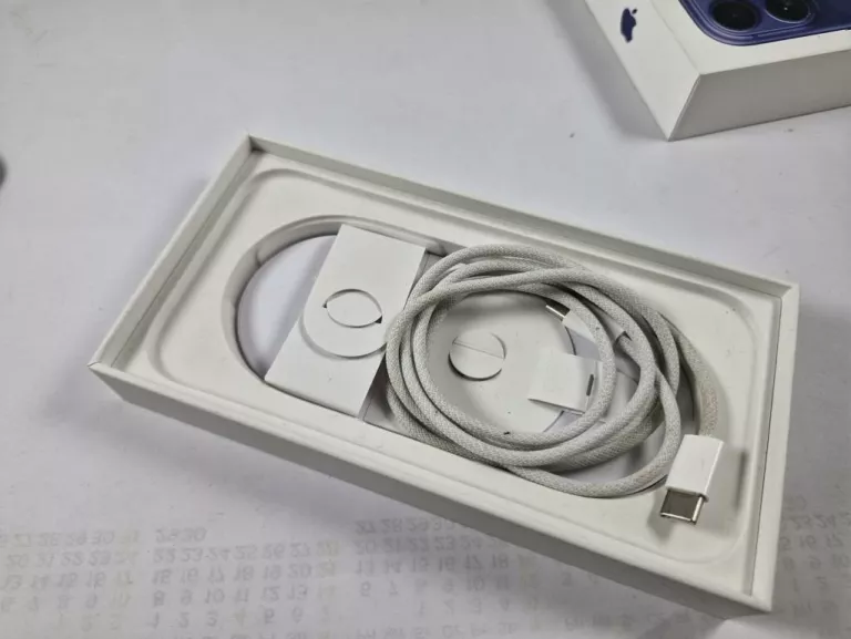 apple-iphone-17-pro-256gb-bat-100-igla-komplet-system-operacyjny-4388-7