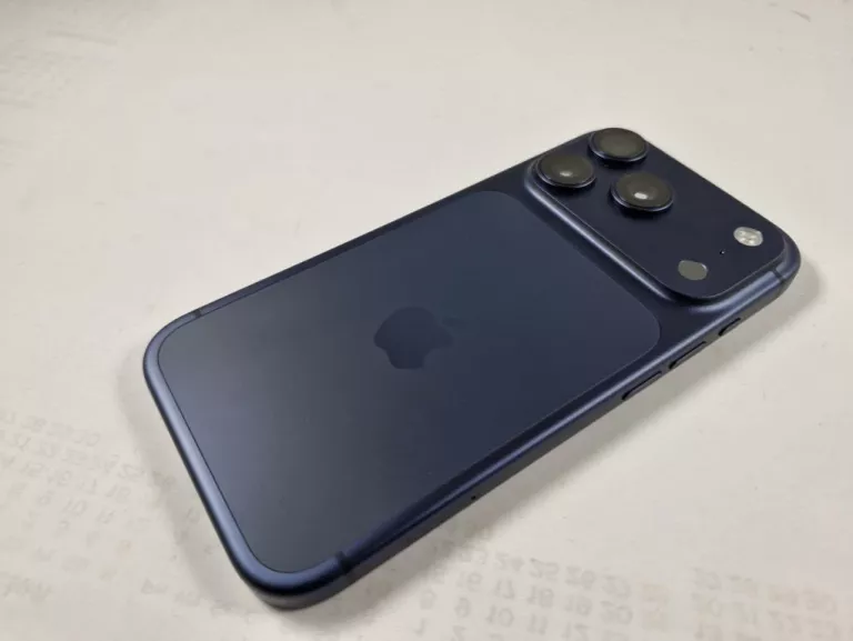 apple-iphone-17-pro-256gb-bat-100-igla-komplet-przekatna-ekranu-630