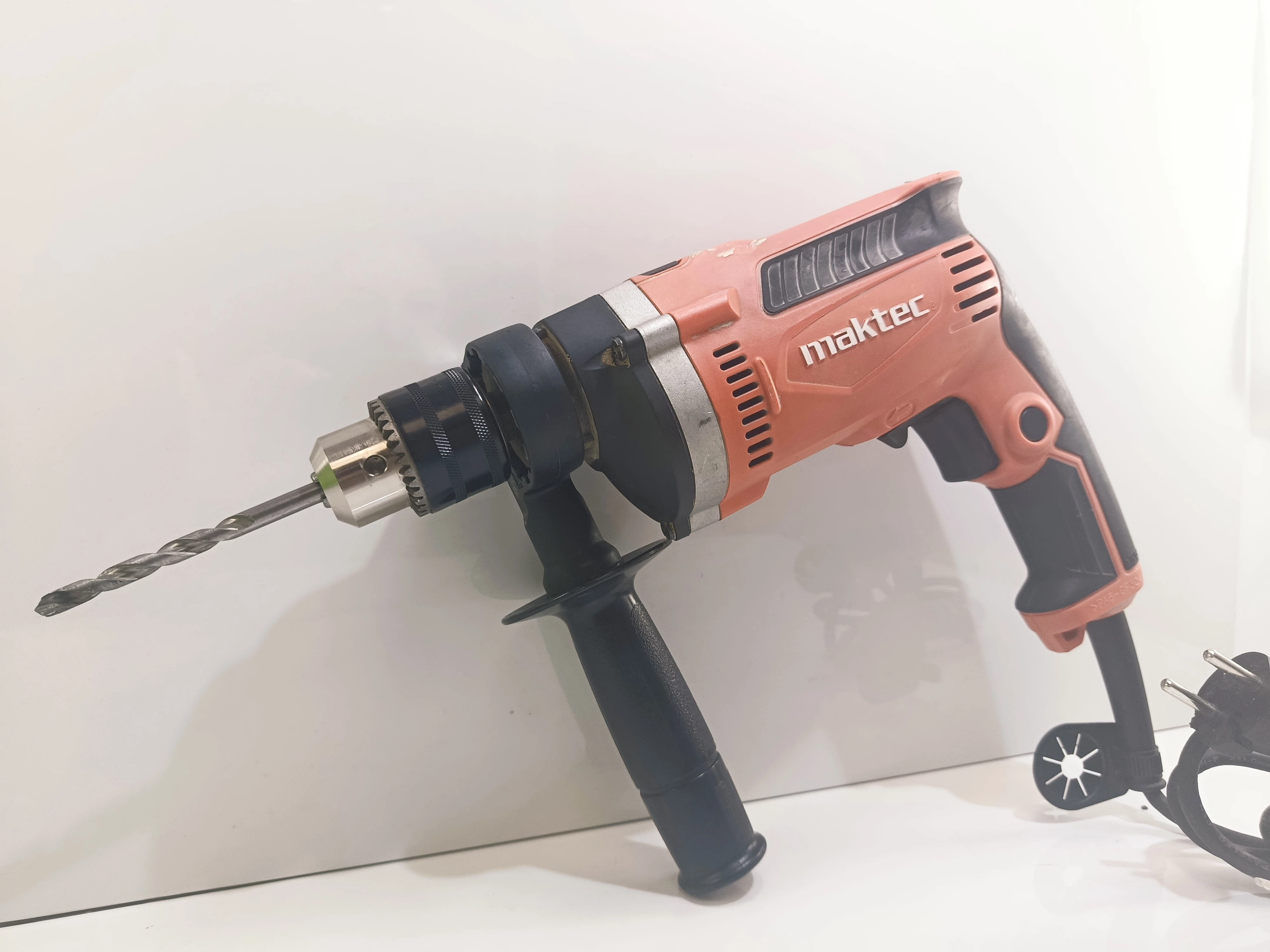 maktec-wiertarka-udarowa-sieciowa-430w-regulacja-obrotow-mt817-ean-gtin-088381816090