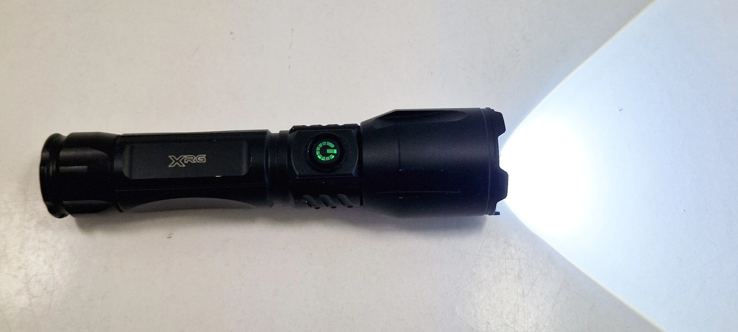 latarka-akumulatorowa-xrg-m1500-zoom-1800-lumenow-marka-248811-1940572