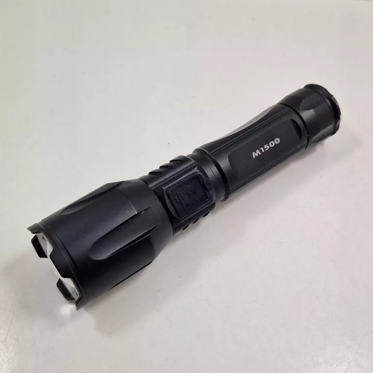 latarka-akumulatorowa-xrg-m1500-zoom-1800-lumenow-stan-11323-2