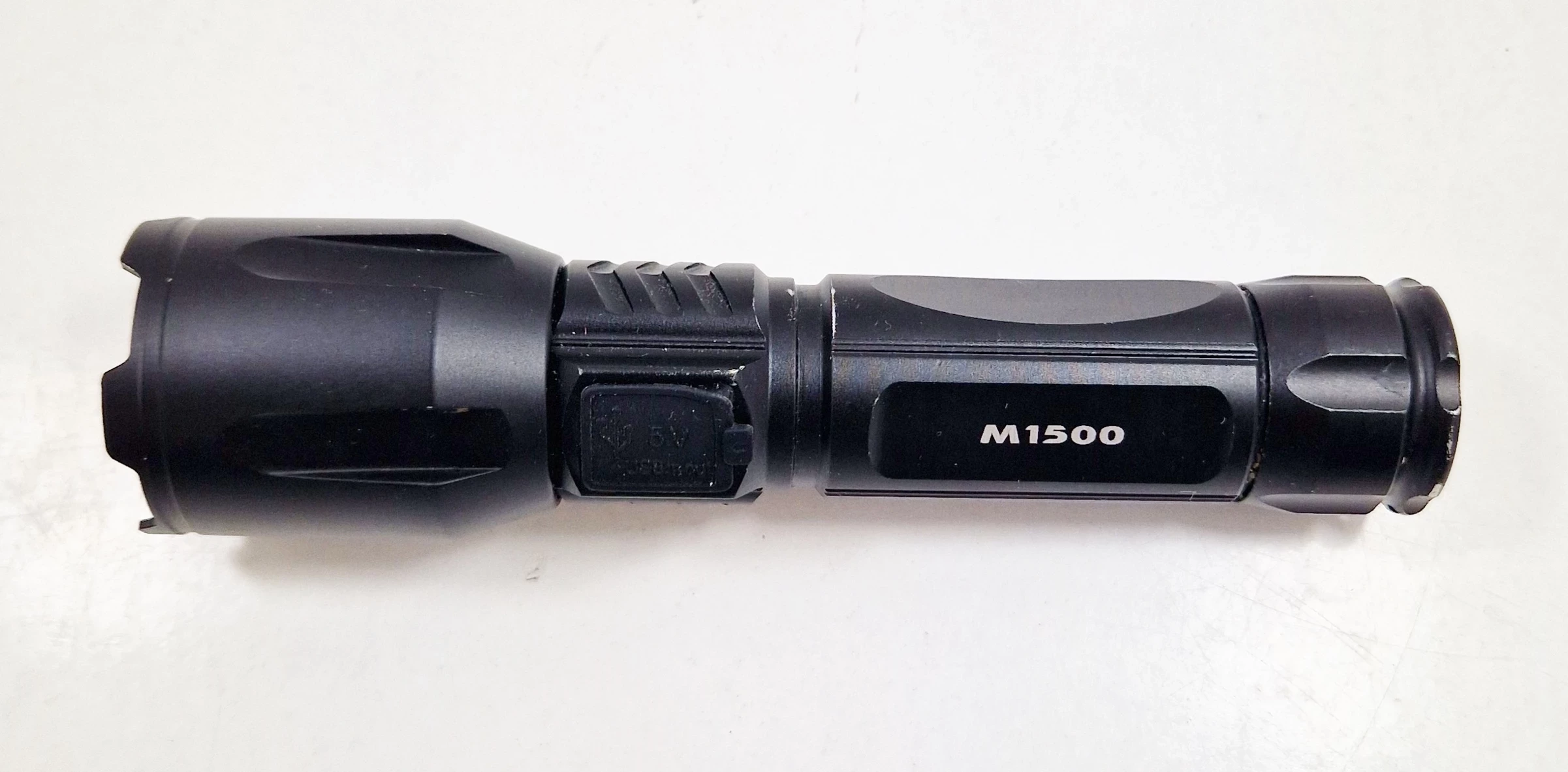 latarka-akumulatorowa-xrg-m1500-zoom-1800-lumenow-ean-gtin-6970422013220