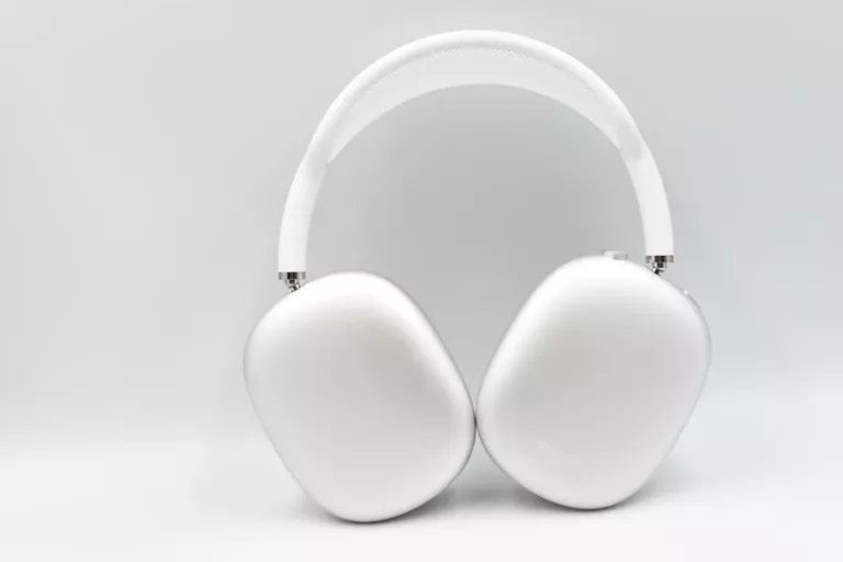 sluchawki-apple-airpods-max-1-srebrne-lightning-ean-gtin-194252244999