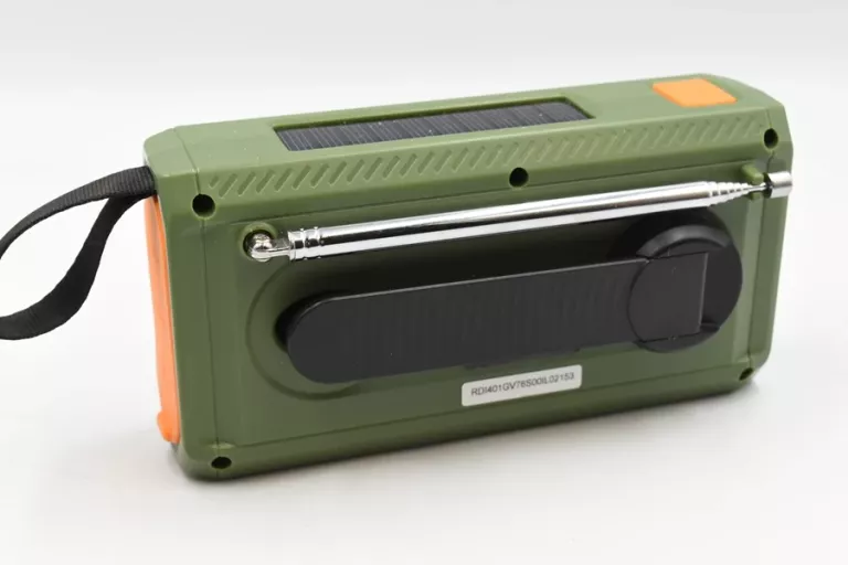 radio-na-korbke-przenosne-solarne-dynamo-awaryjne-latarka-powerbank-4500ma-ean-gtin-5902510675523