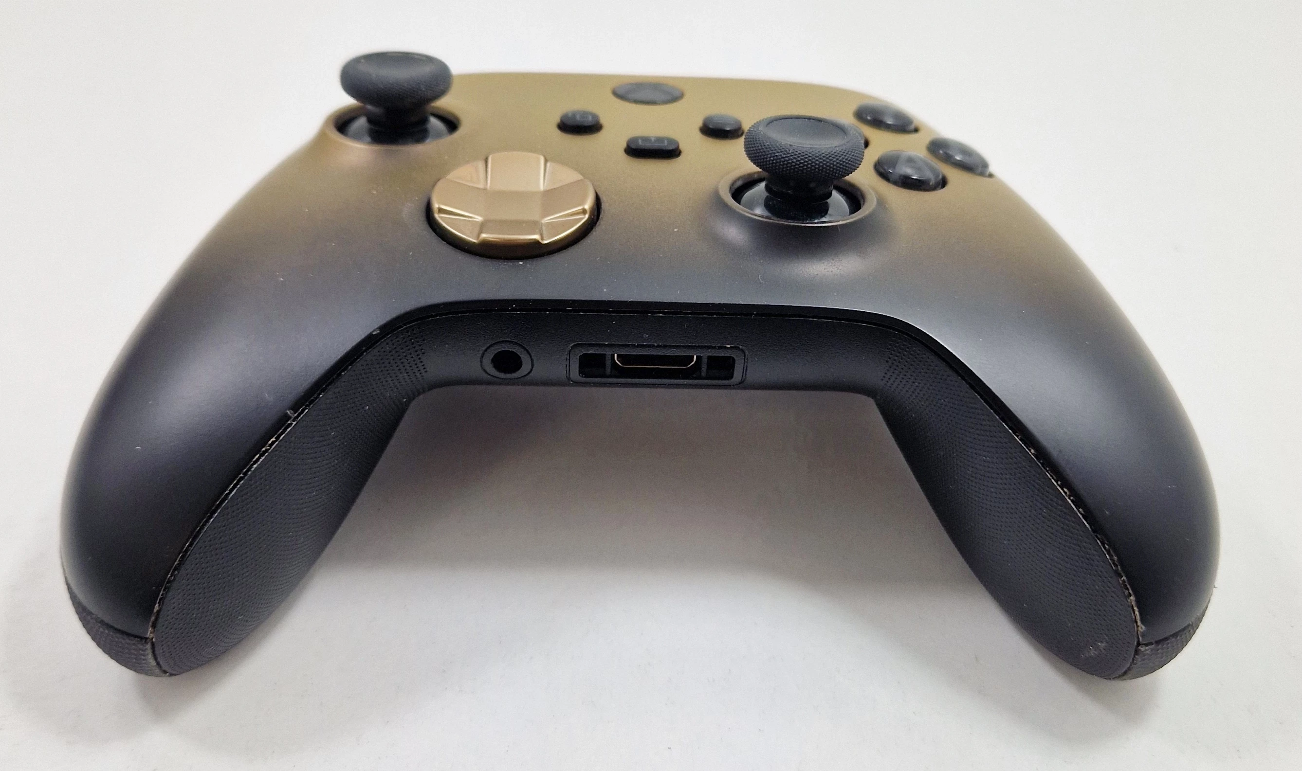 microsoft-xbox-one-pad-bezprzewodowy-zloty-stan-11323-2