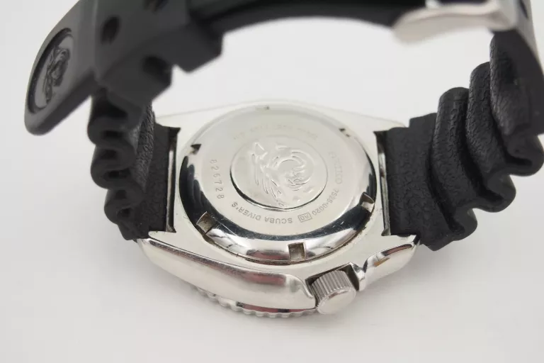 zegarek-seiko-scuba-divers-skx007-7s26-0020-200m-20bar-automat-material-paska-129219-3