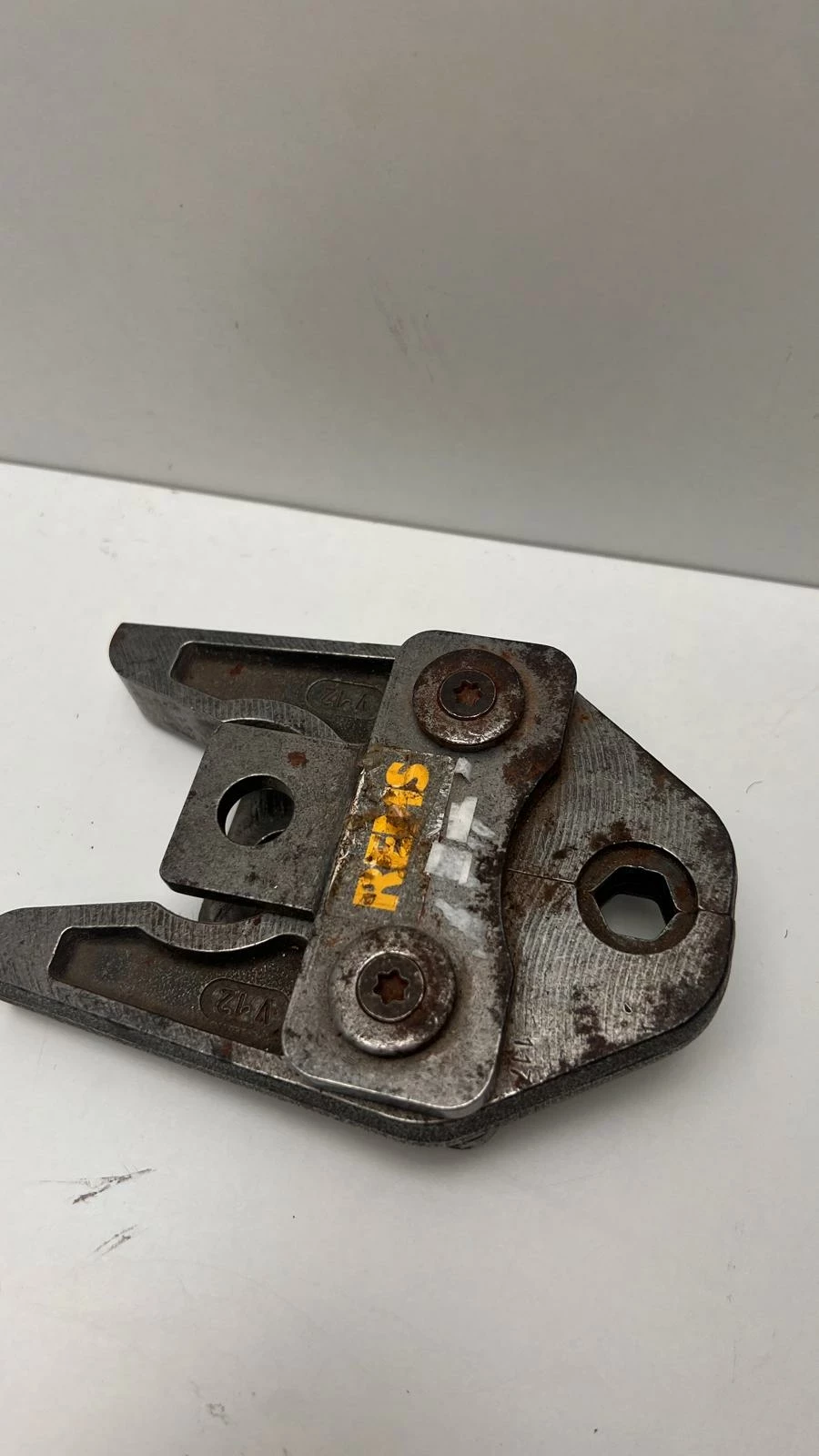 szczeka-rems-th16-minimalna-srednica-szczek-1600