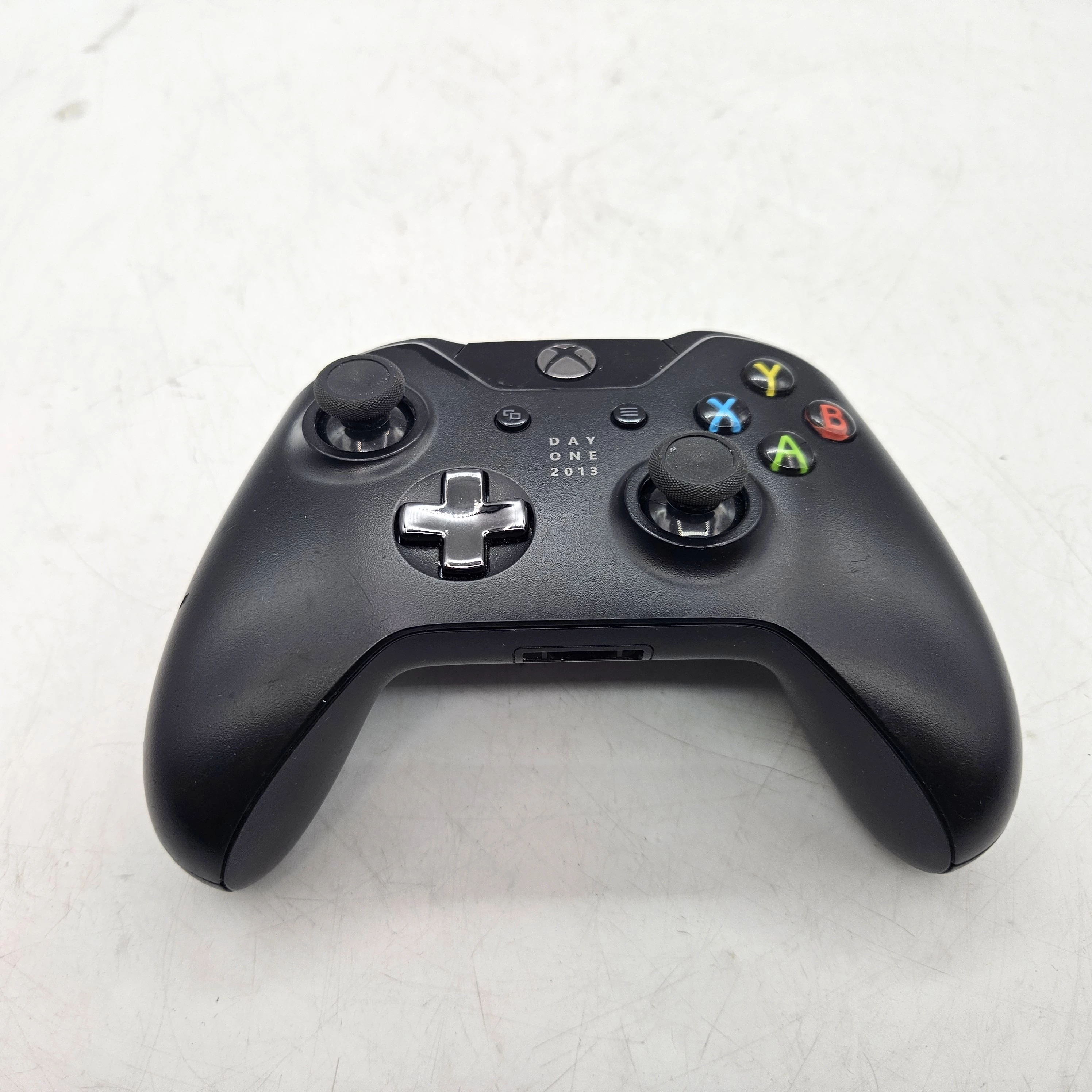 konsola-xbox-one-500gb-liczba-kontrolerow-w-zestawie-205994-225554