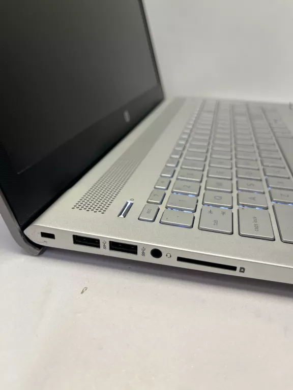 laptop-hp-pavilion-15-cc502nw-i5-7200u-8gb-ram-1tb-hdd-gtx-940mx-pojemnosc-dysku-1000