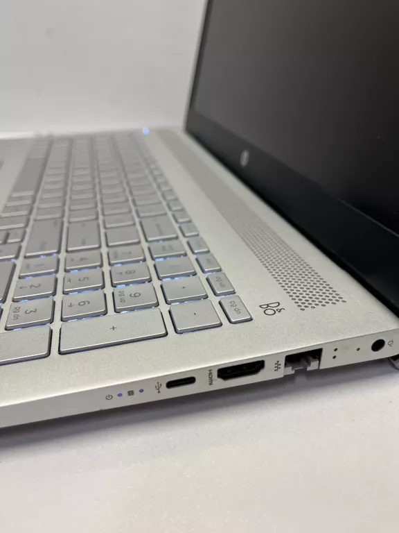 laptop-hp-pavilion-15-cc502nw-i5-7200u-8gb-ram-1tb-hdd-gtx-940mx-stan-11323-2