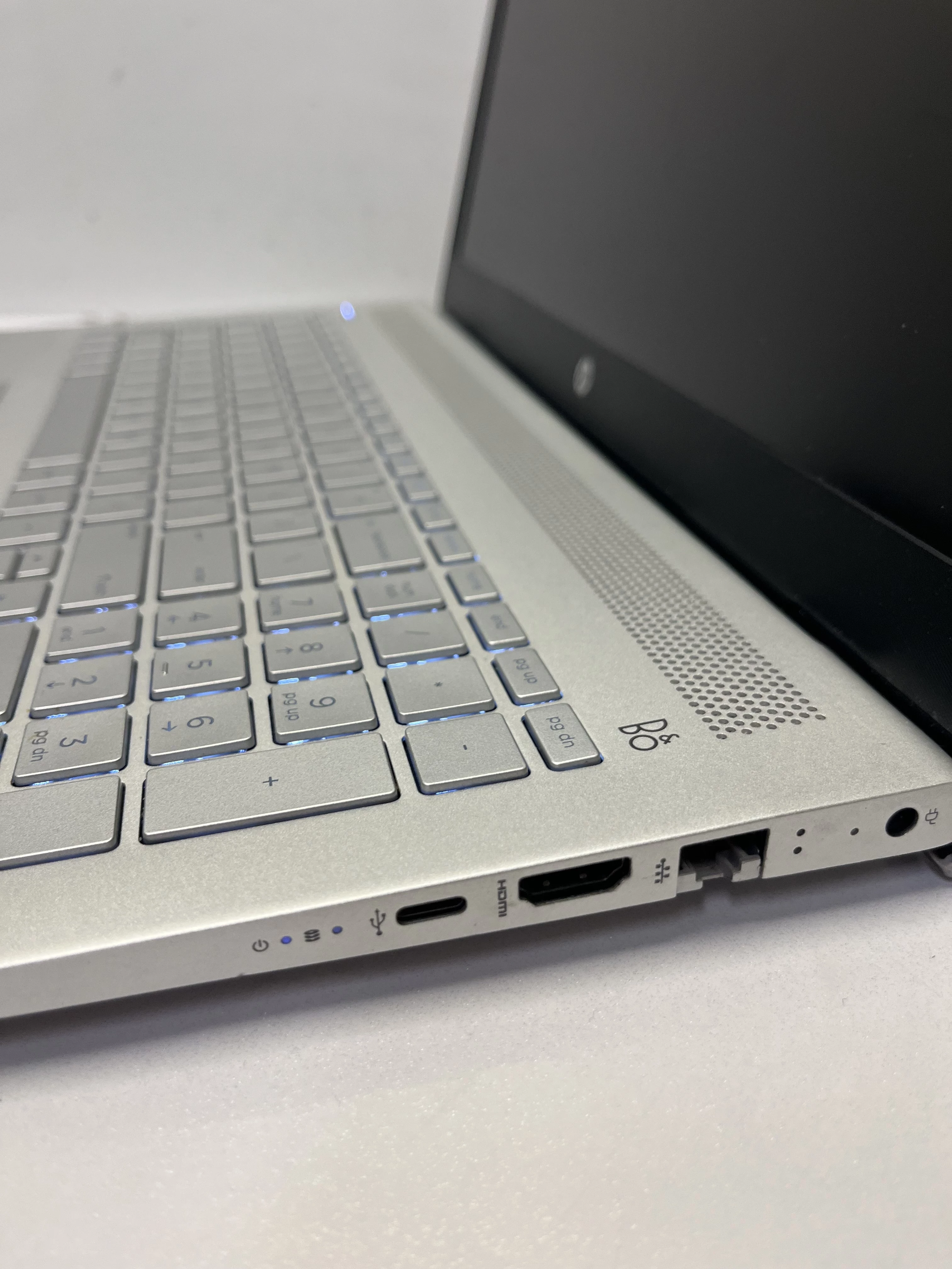 laptop-hp-pavilion-15-cc502nw-i5-7200u-8gb-ram-1tb-hdd-gtx-940mx-stan-11323-2