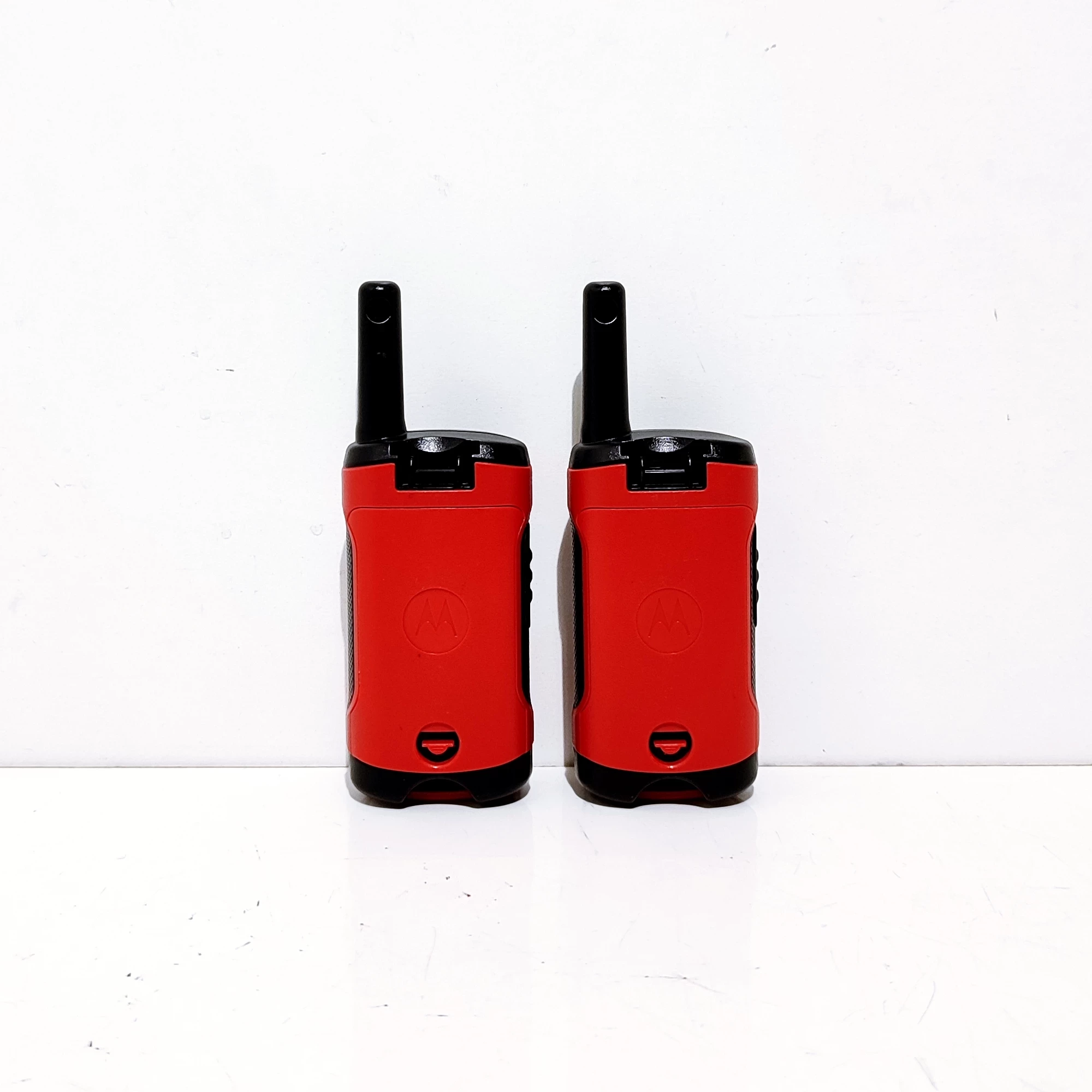 krotkofalowka-radiotelefon-motorola-t40-czerwona-2-szt-model-t40-krotkofalowka-4-km-czarno-czerwone