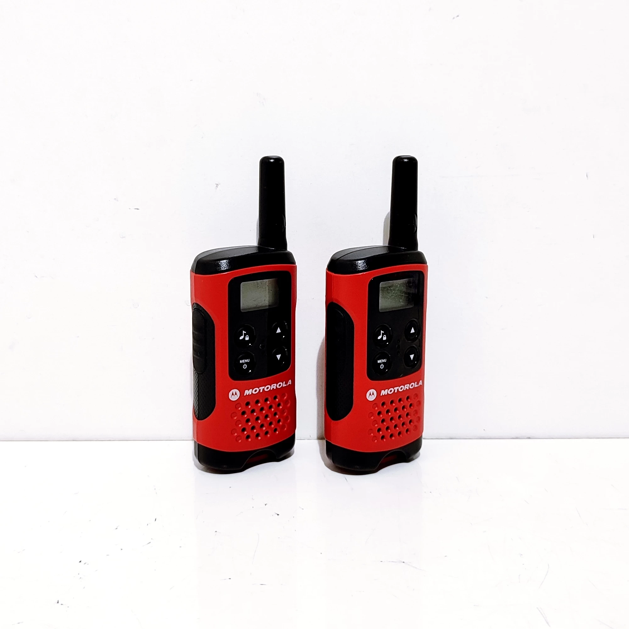 krotkofalowka-radiotelefon-motorola-t40-czerwona-2-szt-stan-11323-2