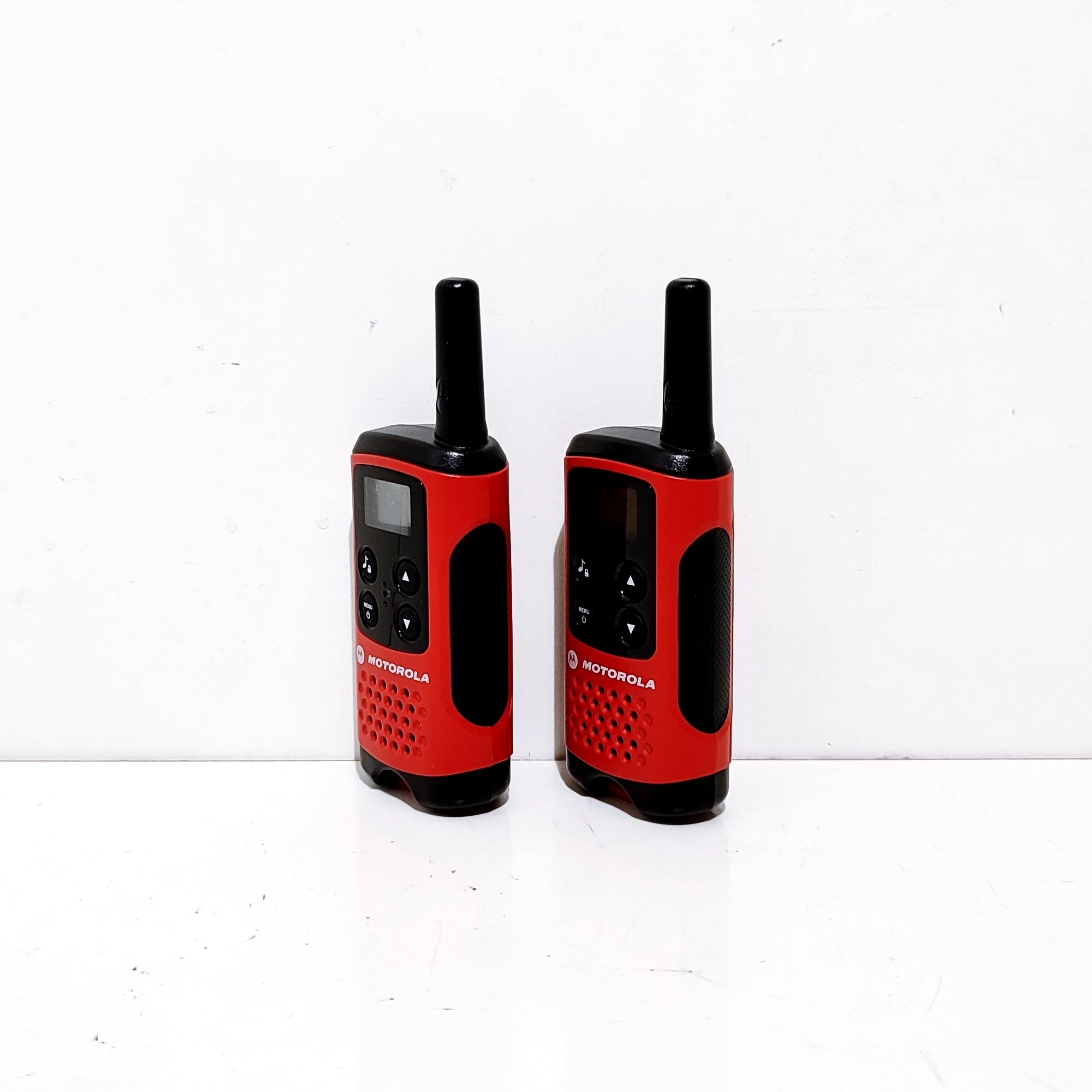 krotkofalowka-radiotelefon-motorola-t40-czerwona-2-szt-kod-producenta-p14maa03a1bb