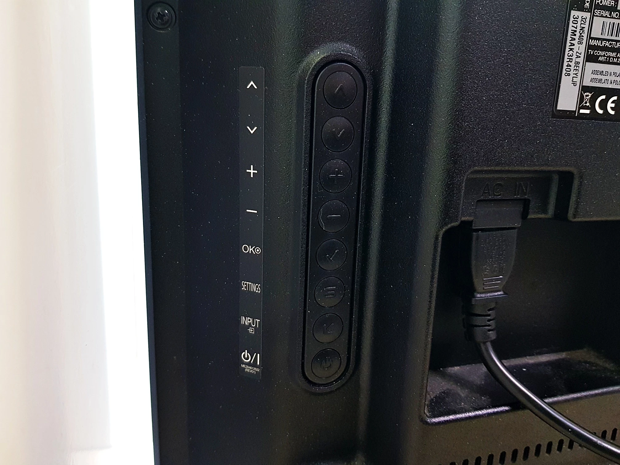 telewizor-lg-32ln540b-pilot-kabel-zasilajacy-typ-telewizora-211486-250142