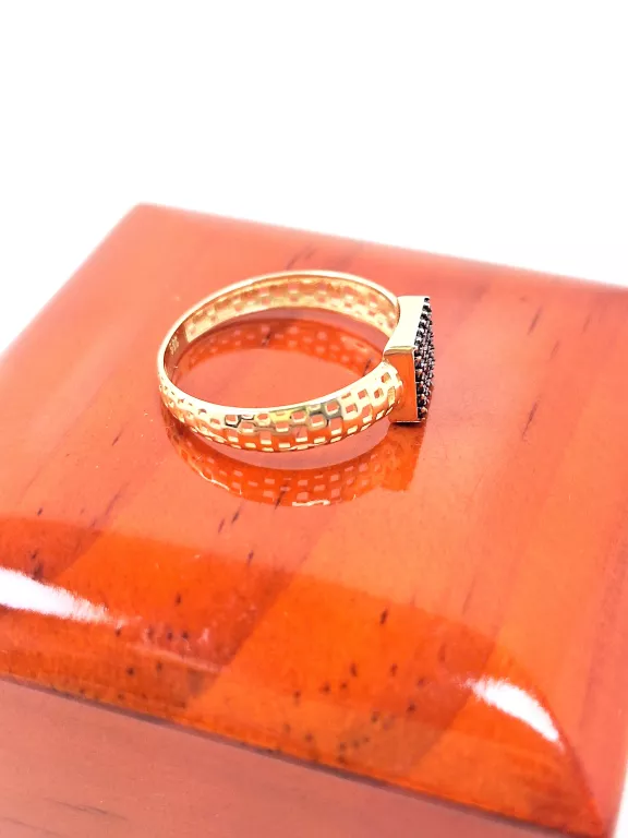 zloty-pierscionek-azurowy-czarne-cyrkonie-p585-r17-155g-rozmiarsrednica-wew-mm-372-17