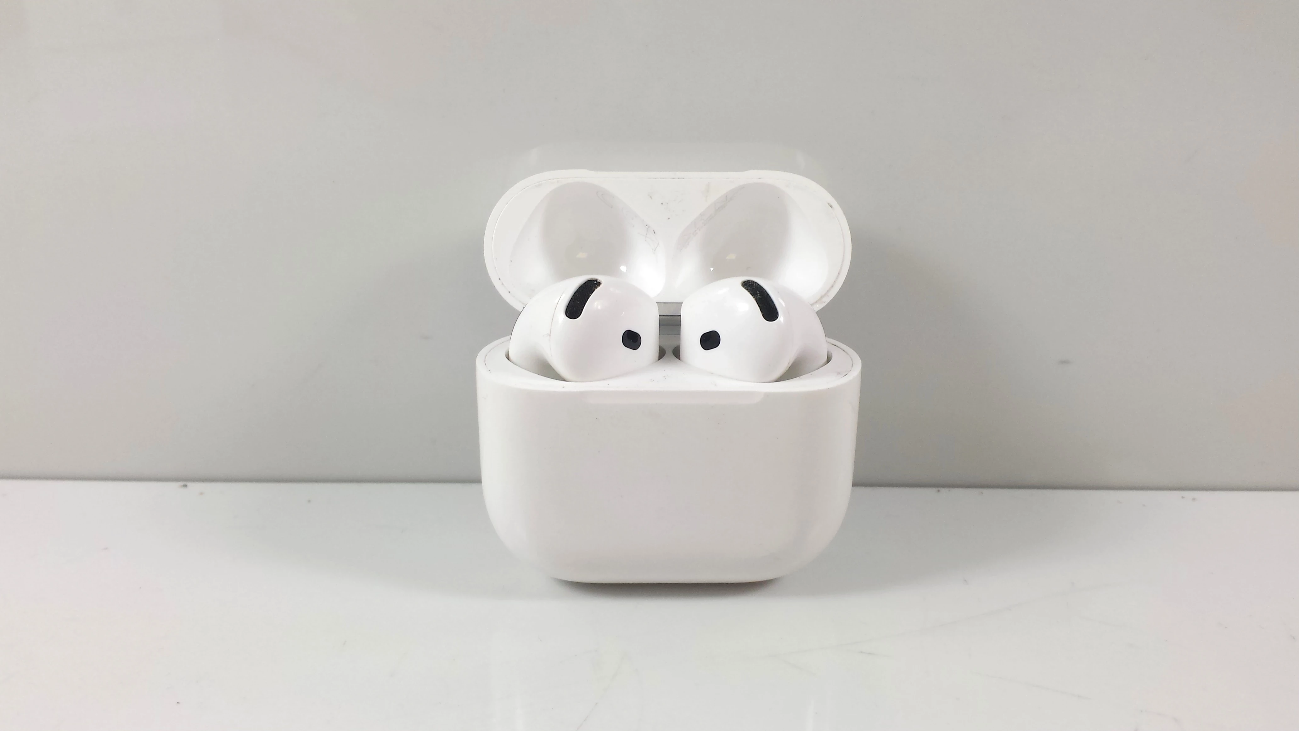 apple-airpods-gen-4-dabrowskiego-149-poznan-ska-x