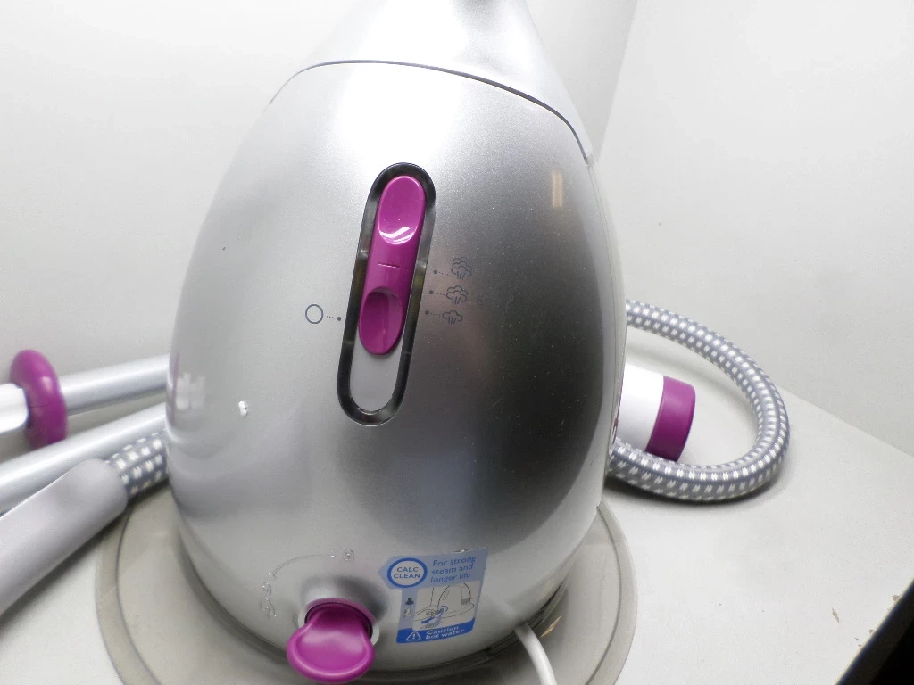 stacja-parowa-philips-gc565-pud-kod-producenta-gc684020