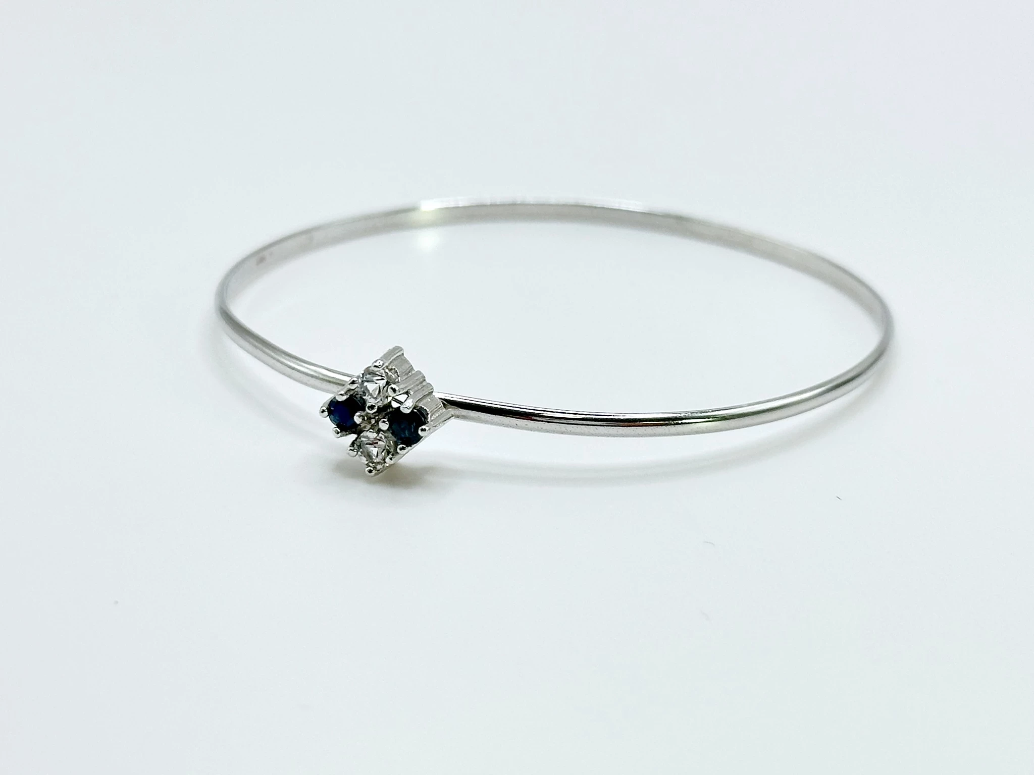 sd205-damska-bransoletka-ze-srebra-z-bialymi-i-niebieskimi-kamieniami-925-stan-11323-2