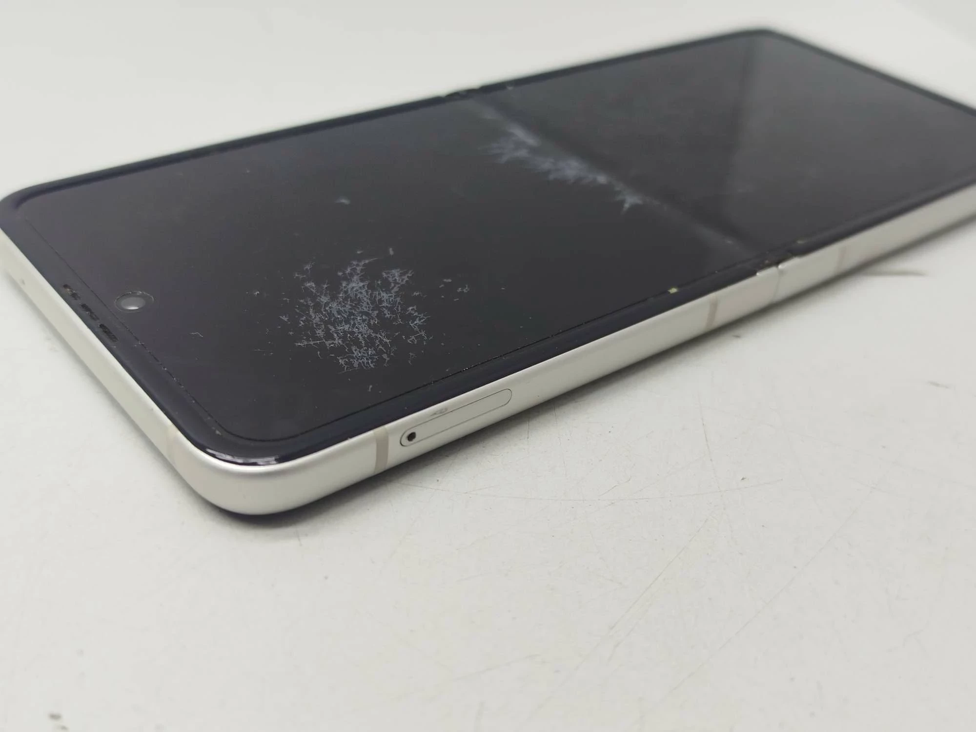 telefon-samsung-galaxy-z-flip-3-5g-system-operacyjny-4388-1