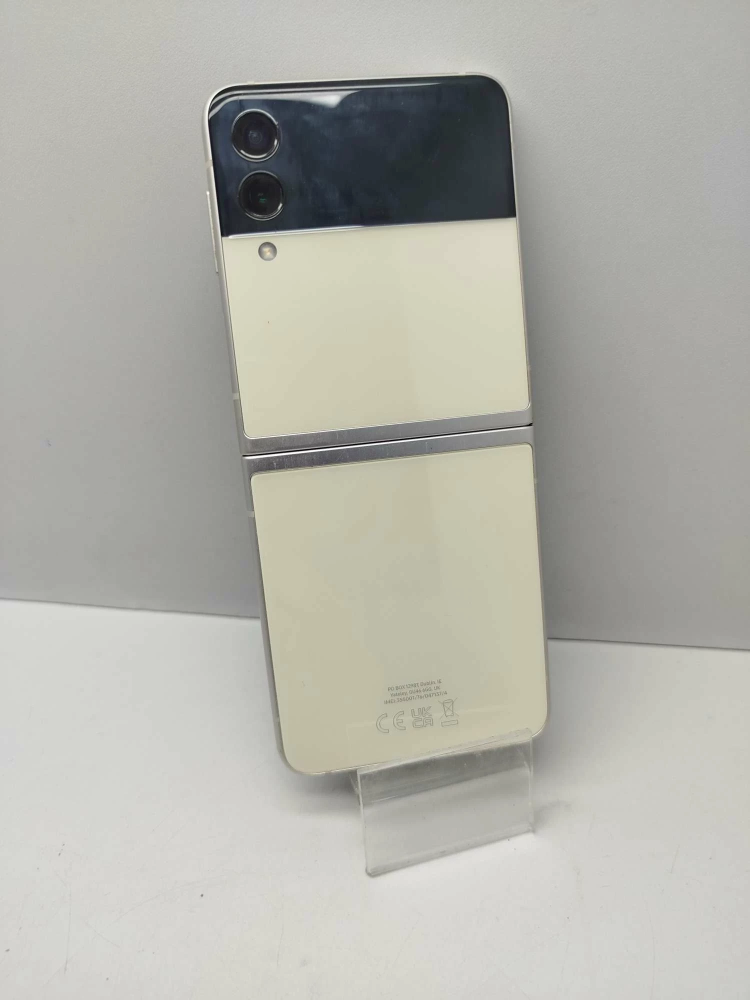 telefon-samsung-galaxy-z-flip-3-5g-przekatna-ekranu-670