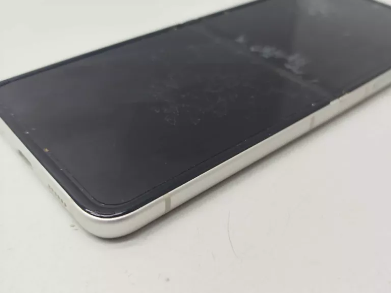 telefon-samsung-galaxy-z-flip-3-5g-wbudowana-pamiec-202869-214189
