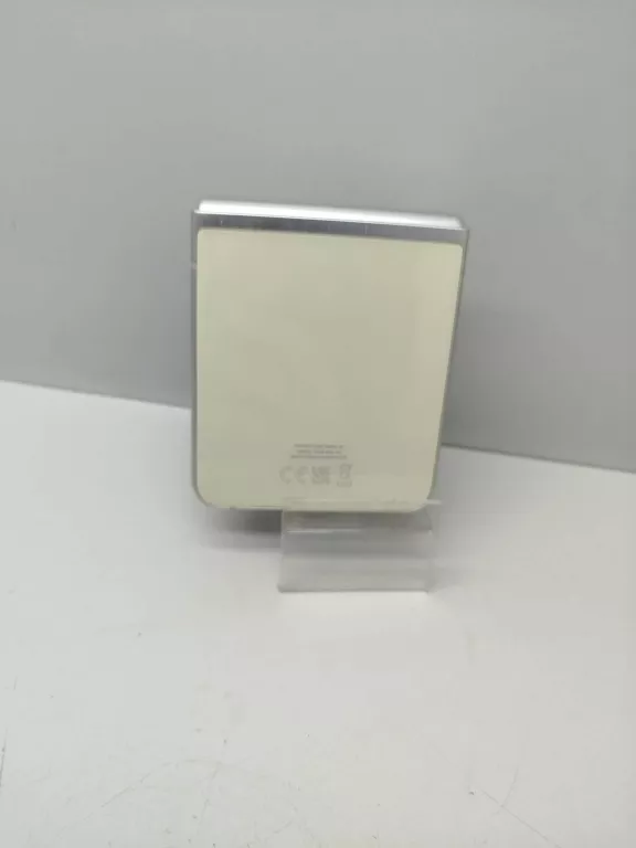 telefon-samsung-galaxy-z-flip-3-5g-kod-producenta-sm-f711bzeaeue