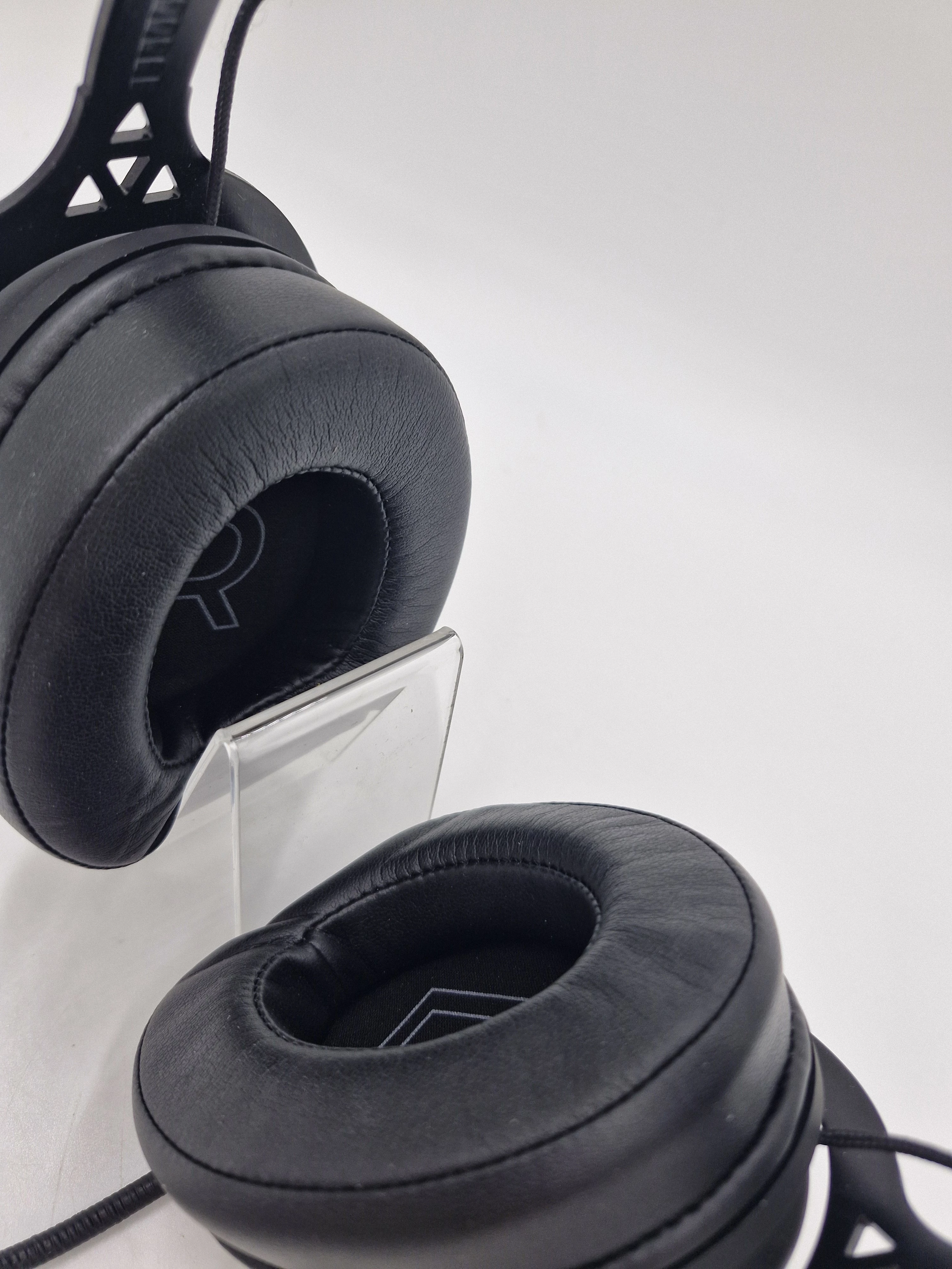 sluchawki-nauszne-dla-graczy-z-mikrofonem-endorfy-waga-produktu-z-opakowaniem-jednostkowym-216