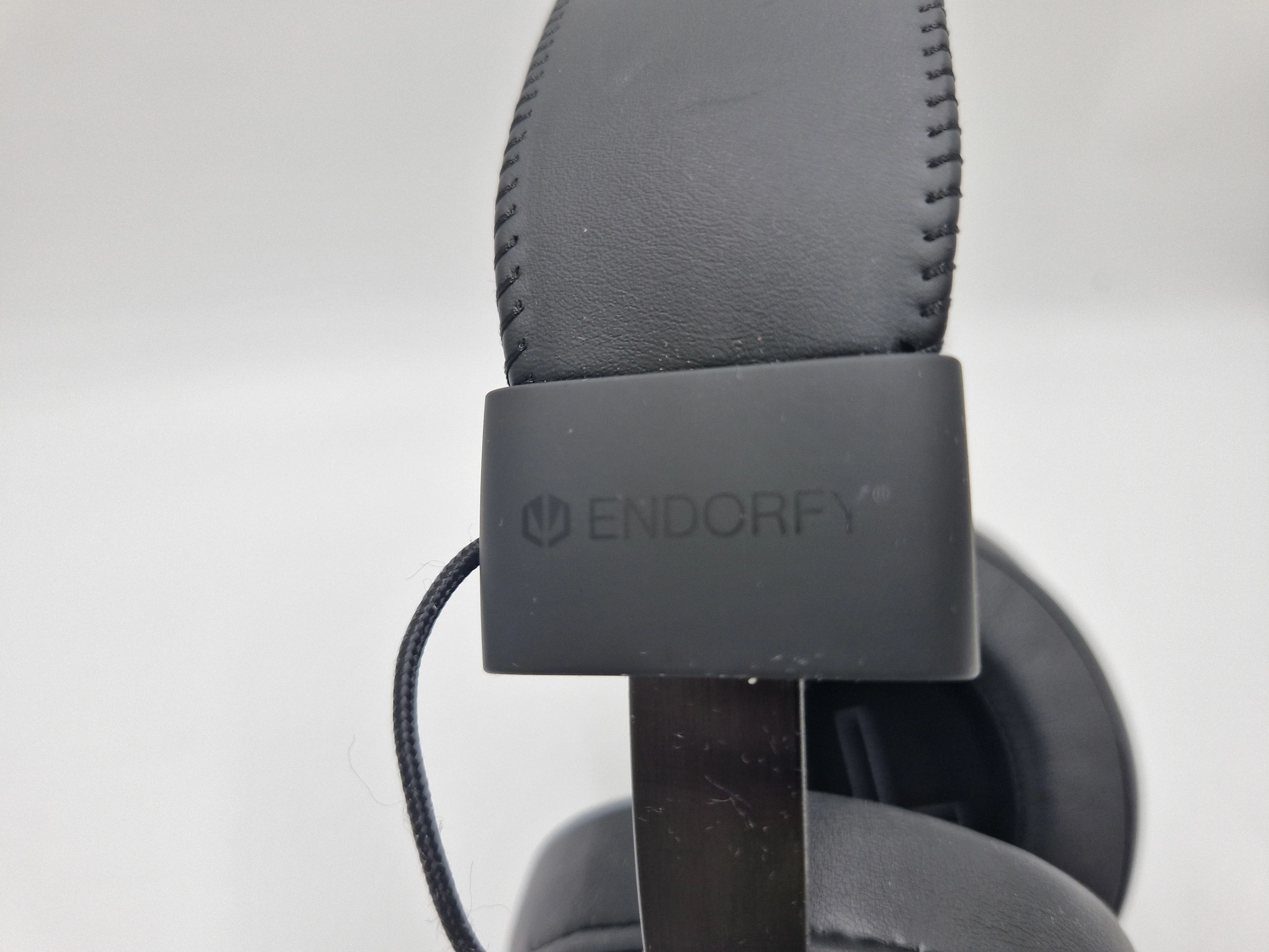 sluchawki-nauszne-dla-graczy-z-mikrofonem-endorfy-model-solum-studio