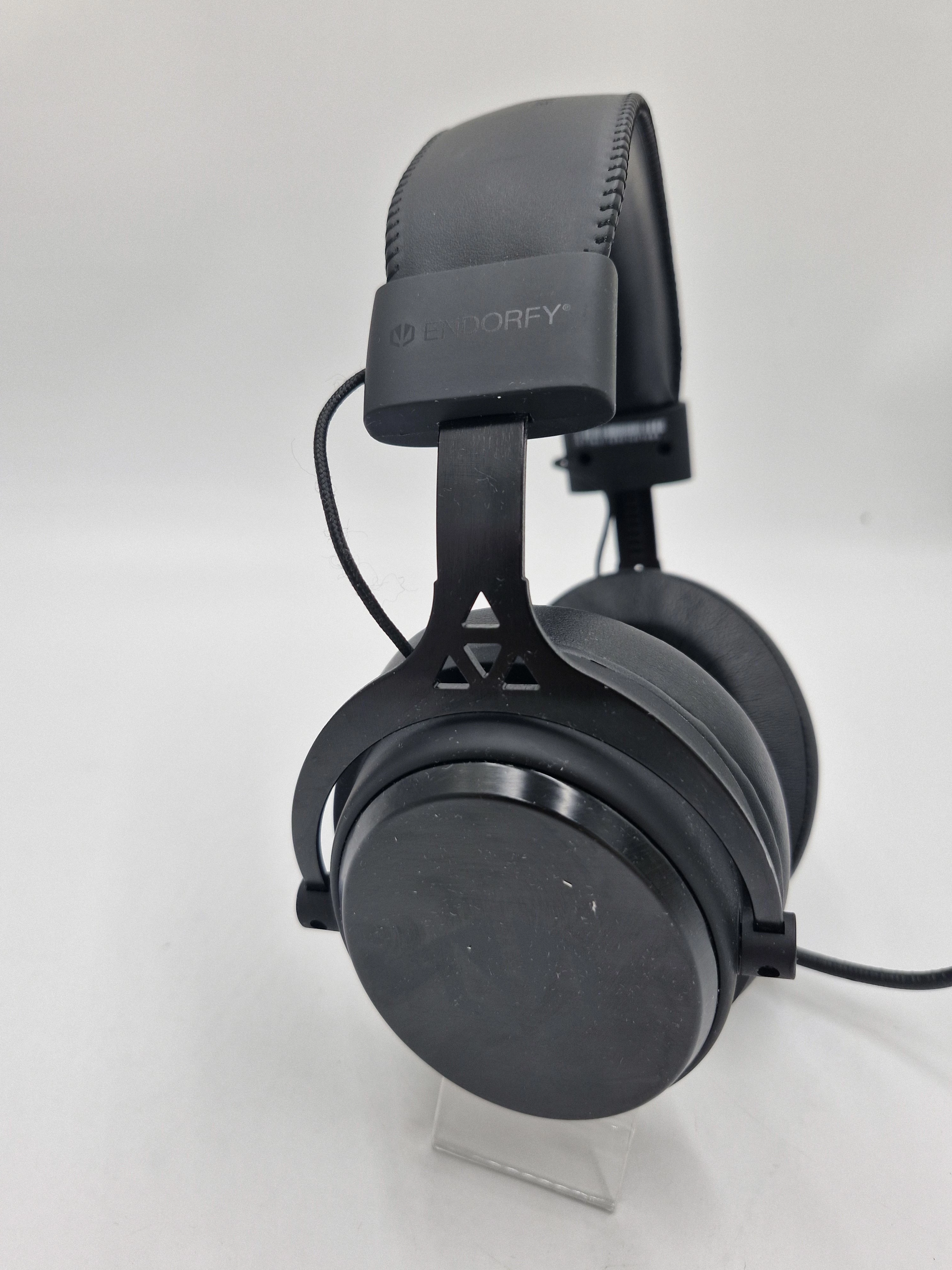 sluchawki-nauszne-dla-graczy-z-mikrofonem-endorfy-kod-producenta-endorfy-ey1b009
