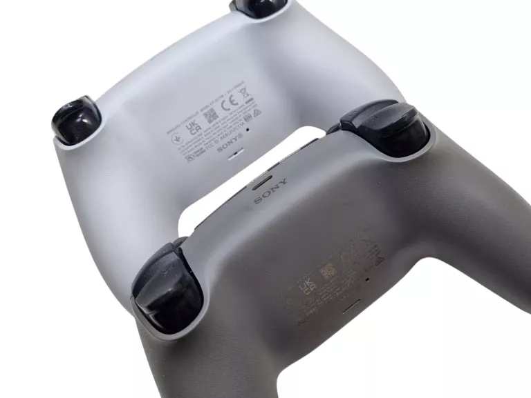 konsola-ps5-cfi-1216a-825gb-komplet-2-pady-stan-11323-2