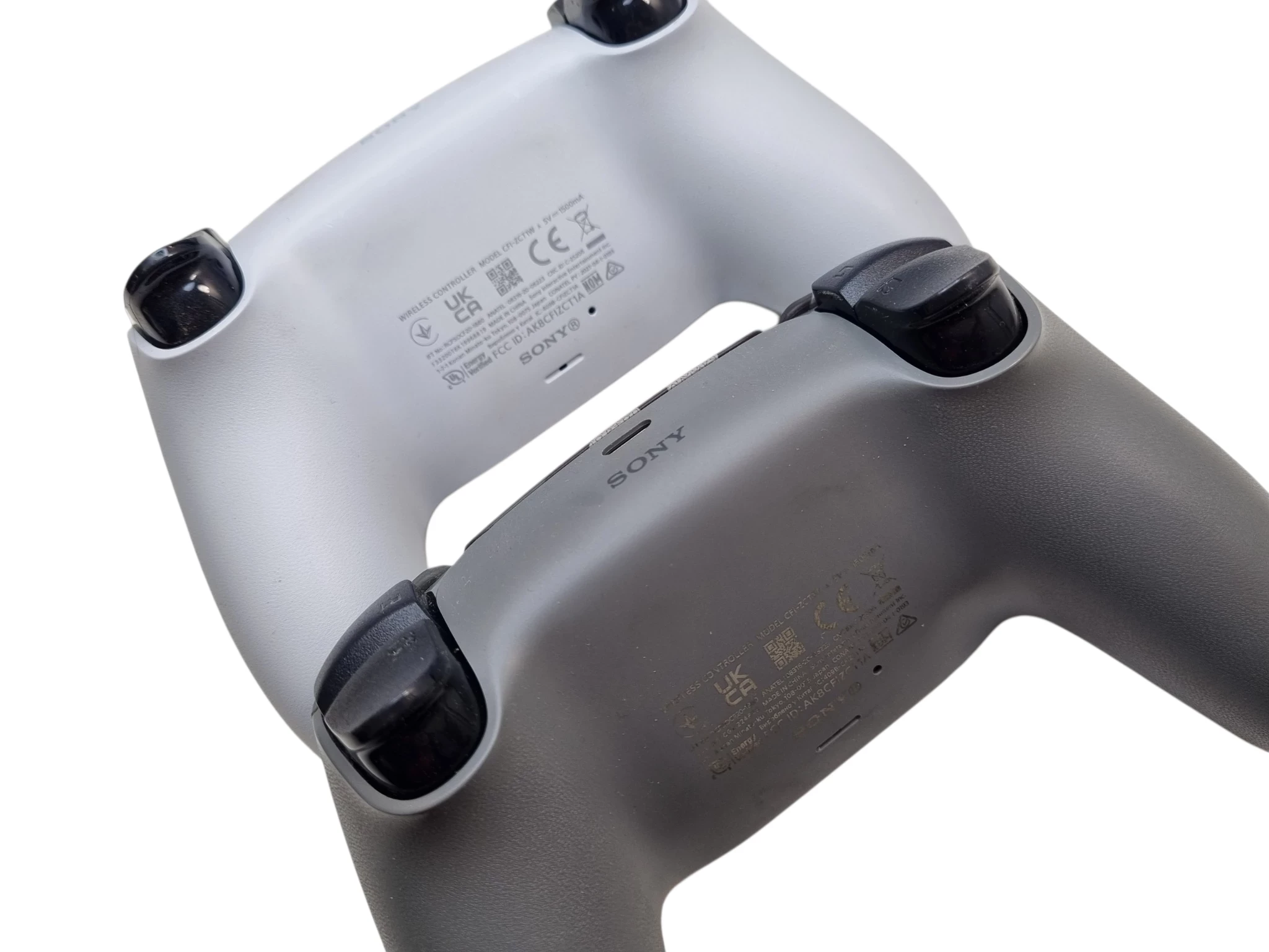 konsola-ps5-cfi-1216a-825gb-komplet-2-pady-stan-11323-2