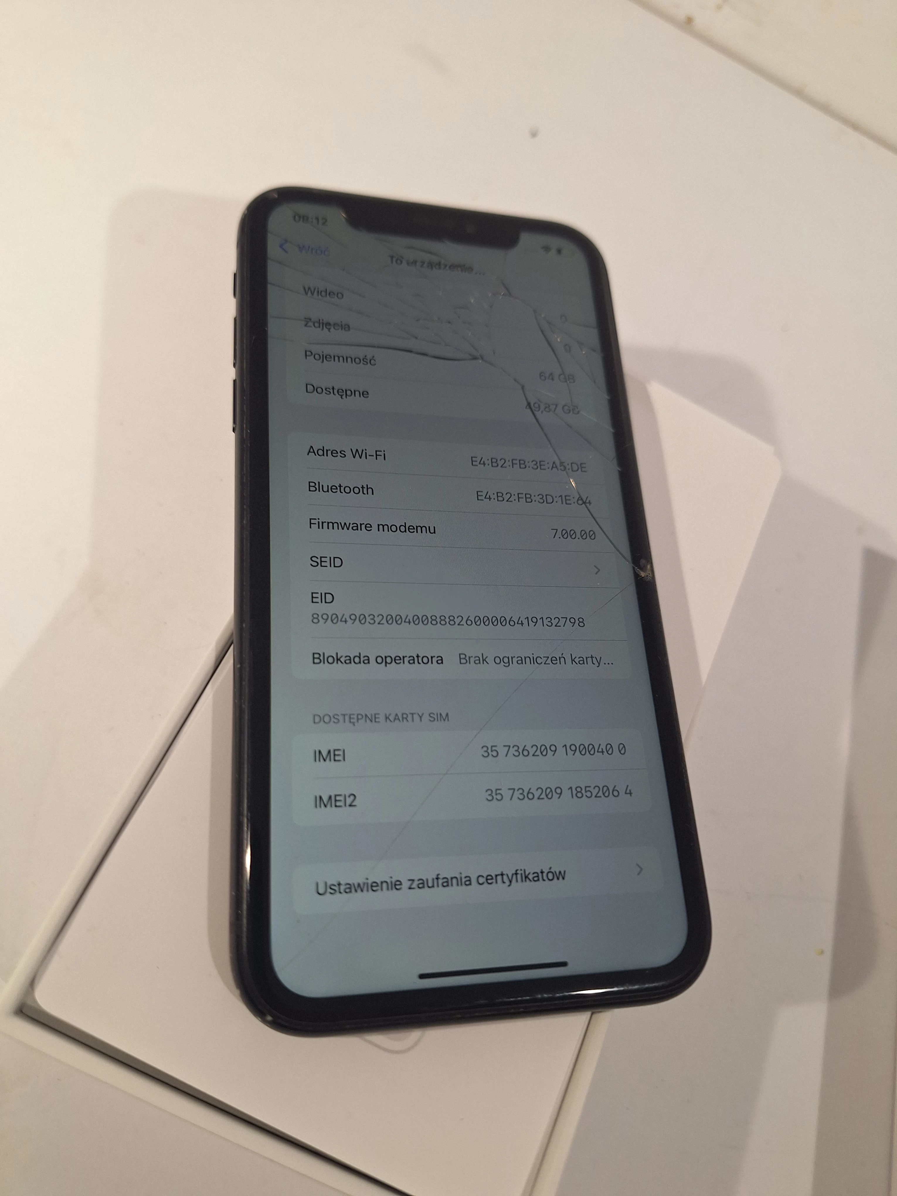 telefon-iphone-xr-zbity-64gb-zbity-ekran-pudelko-kod-producenta-mry42pma