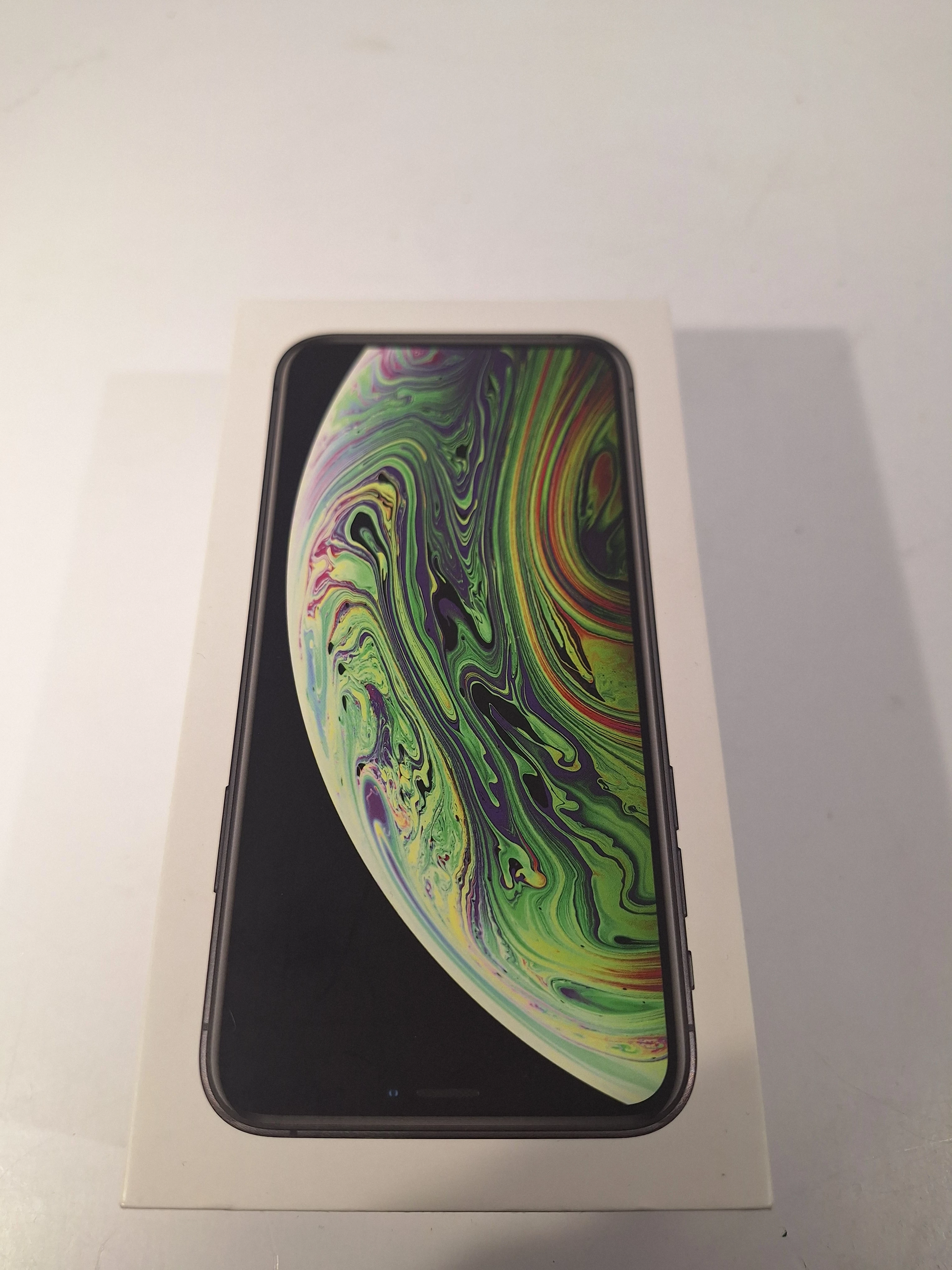 telefon-iphone-xr-zbity-64gb-zbity-ekran-pudelko-przekatna-ekranu-610