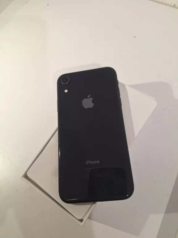 telefon-iphone-xr-zbity-64gb-zbity-ekran-pudelko-stan-11323-2