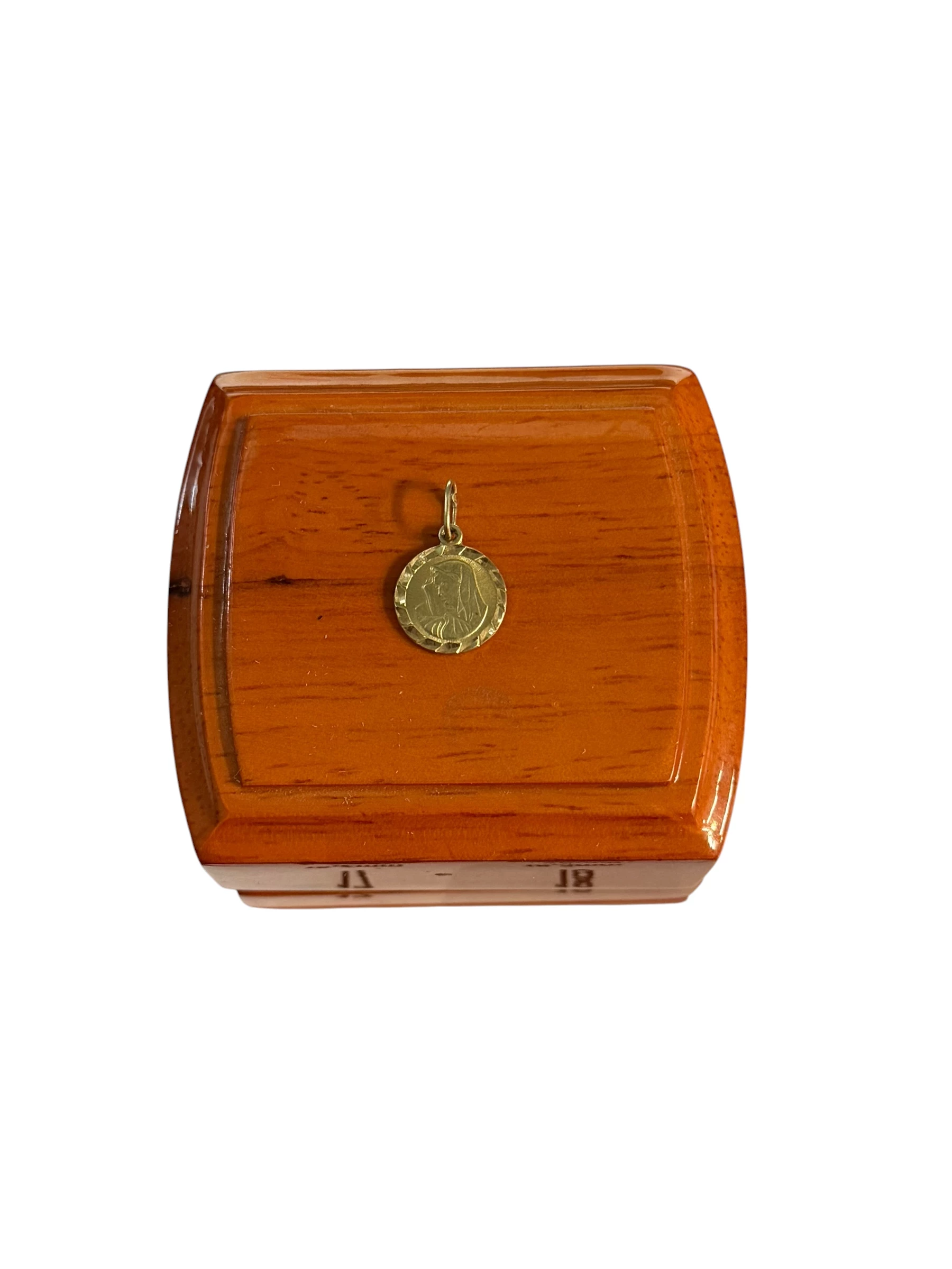 zlota-zawieszka-z-matka-boska-p585-pulawska-30a-piaseczno