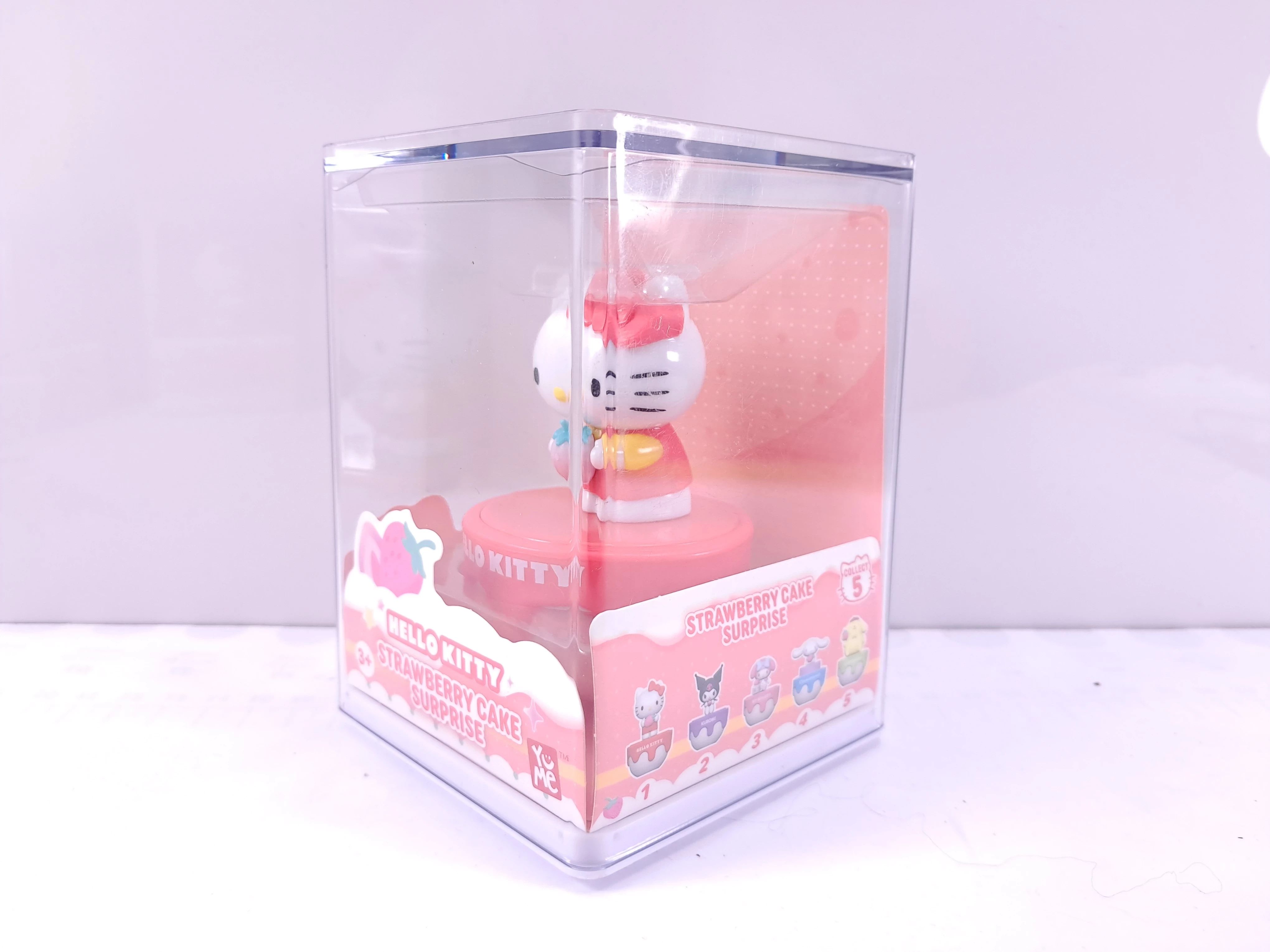 hello-kitty-strawberry-cake-surprise-figurka-sanrio-prezent-kawaii-yumetoy-ean-gtin-4895217516712